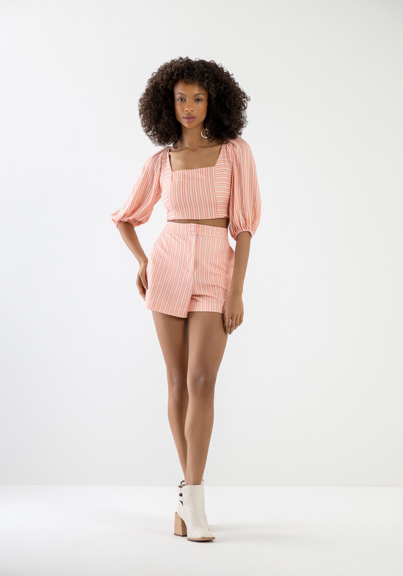 Blusa Cropped em Crepe com Amarra&ccedil;&atilde;o Costas, , large.