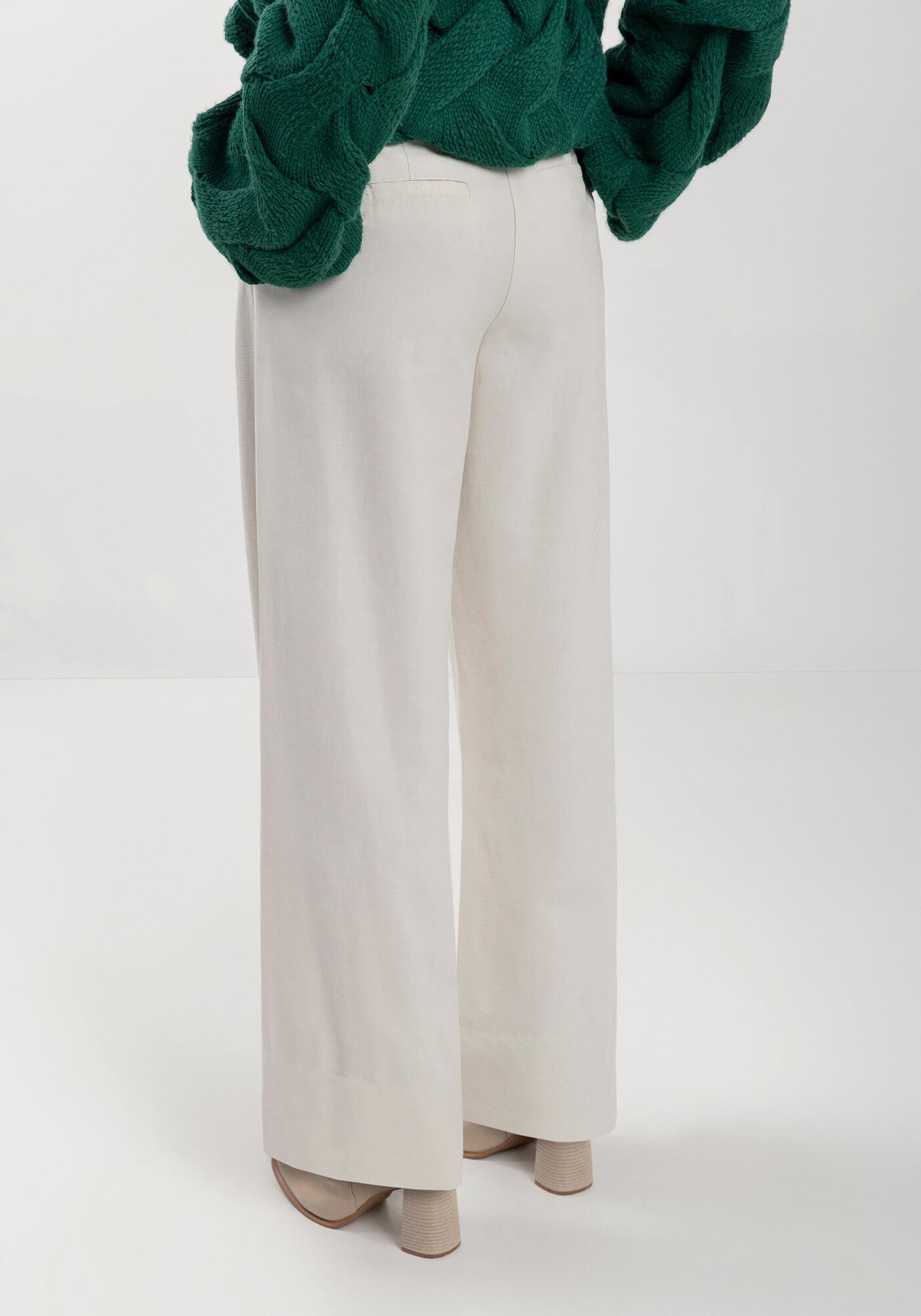 Cal&ccedil;a Reta Em Alfaiataria Com Cintura M&eacute;dia E Bot&otilde;es, , large.