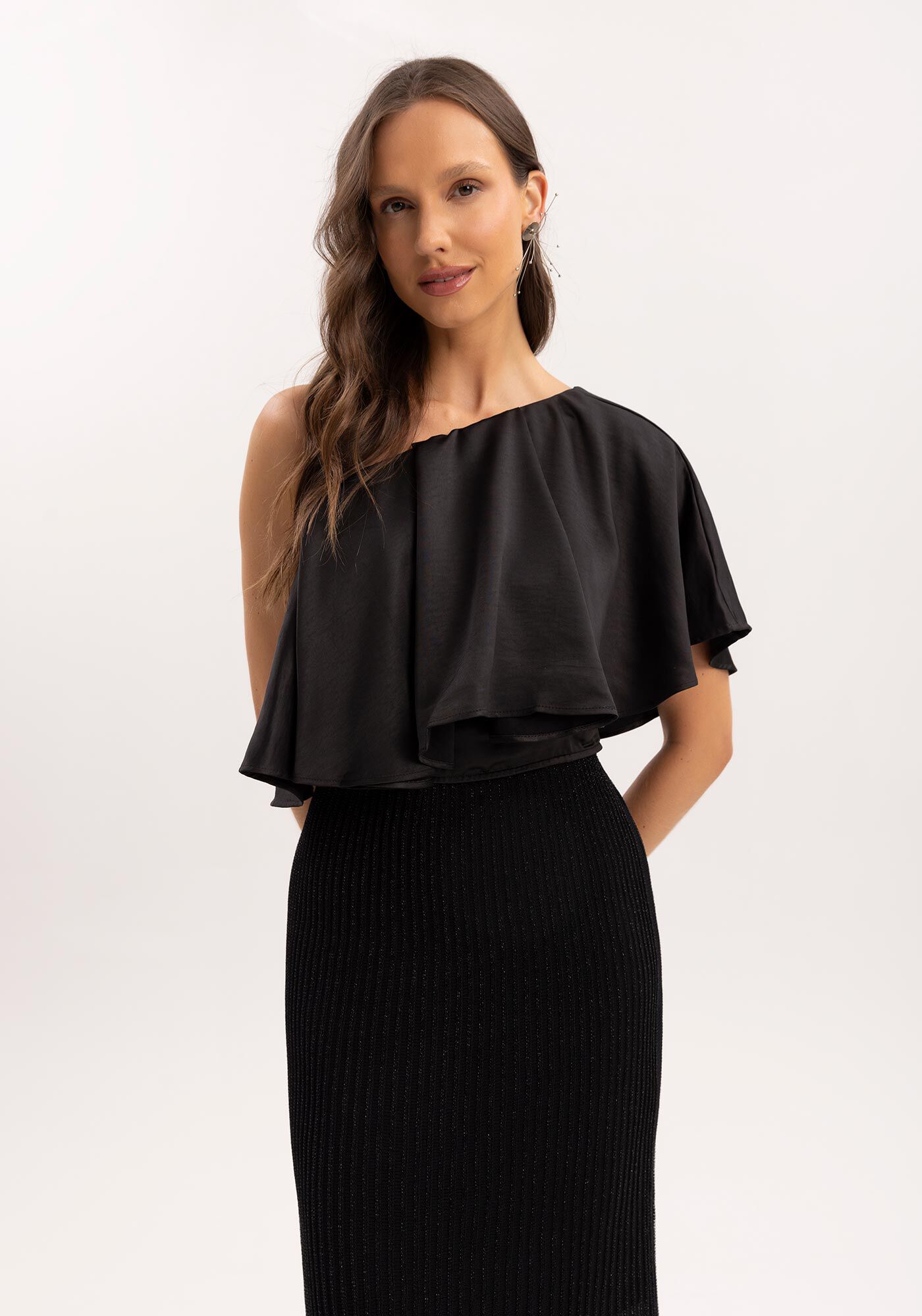 Blusa Cropped Um Ombro S&oacute; com Babado Sobreposto, PRETO, large.