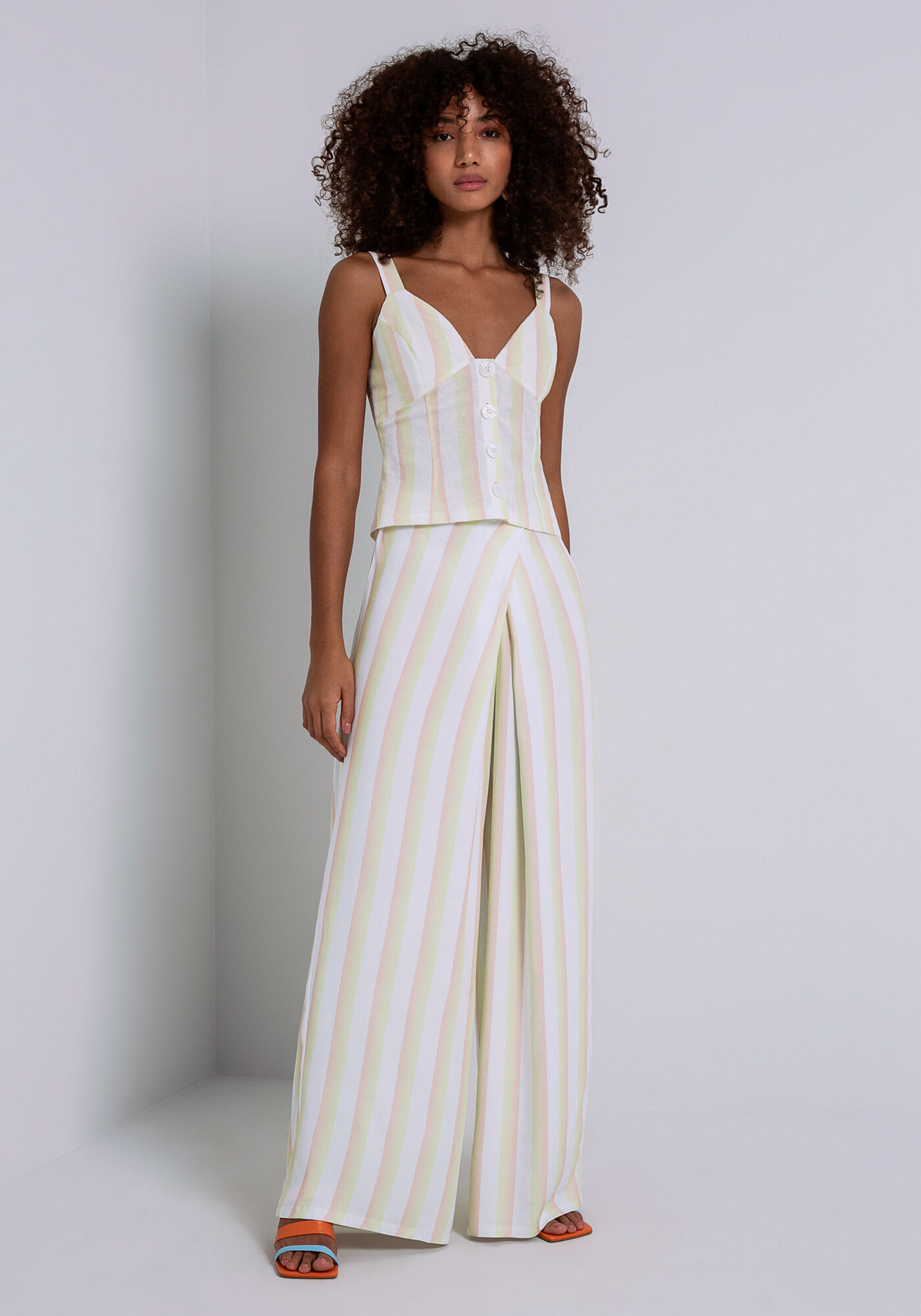 Blusa com Al&ccedil;as em Linho com Bot&otilde;es, BELO JARDIM, large.