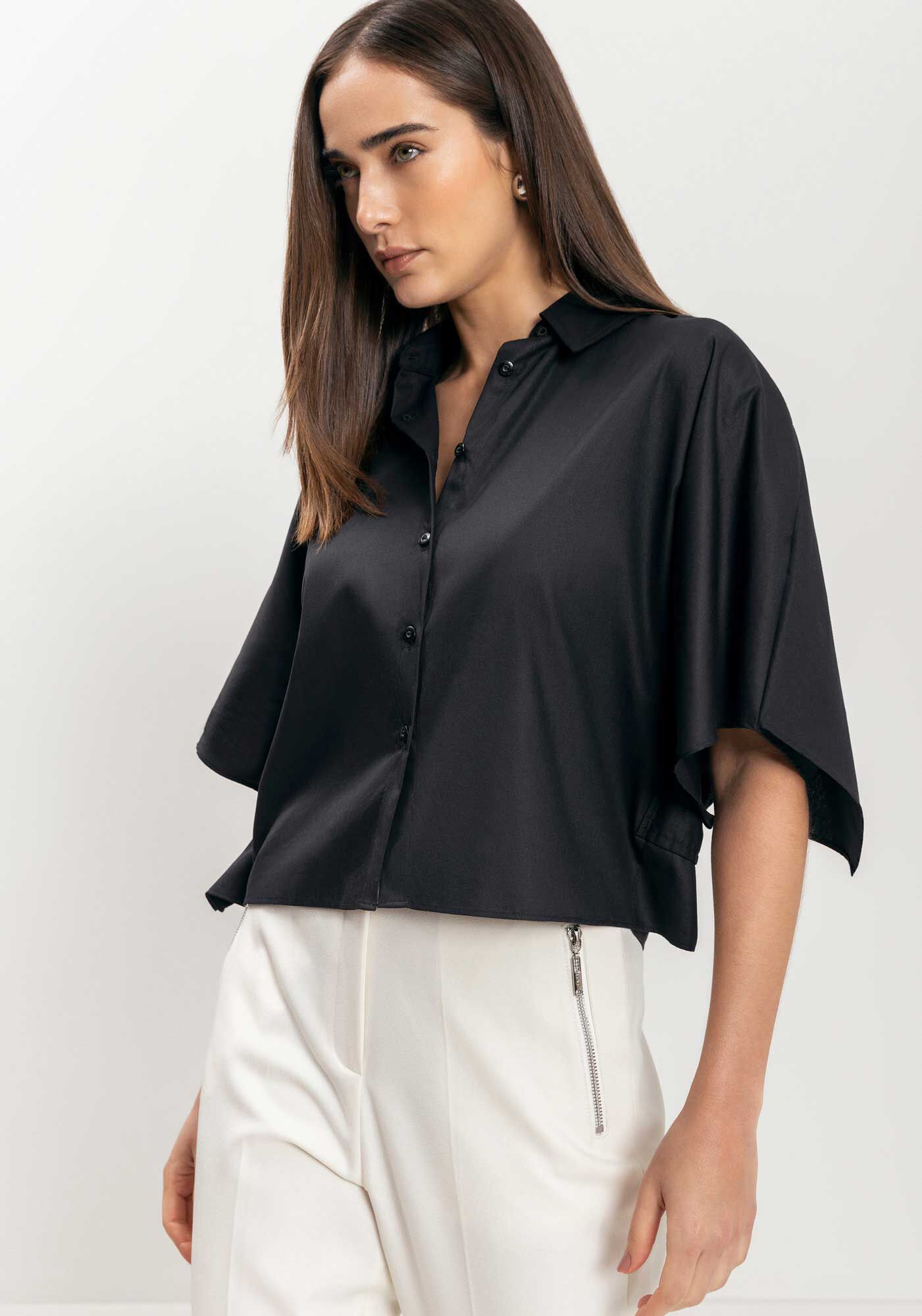 Camisa Curta De Mangas Amplas Com Bot&otilde;es Em Tafet&aacute;, , large.