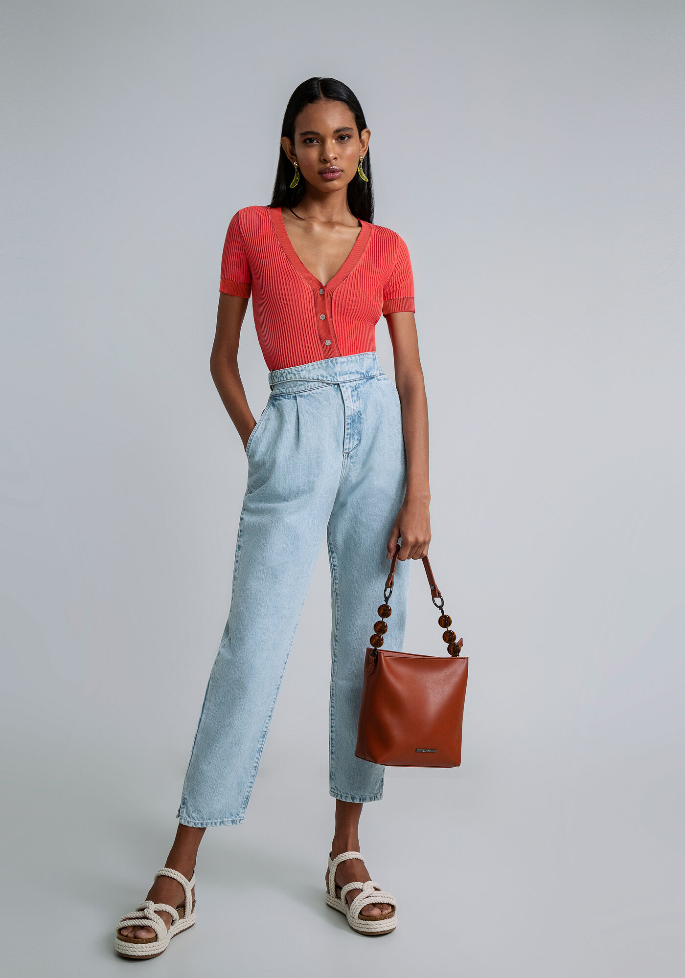 Calça cintura alta com cropped 2025