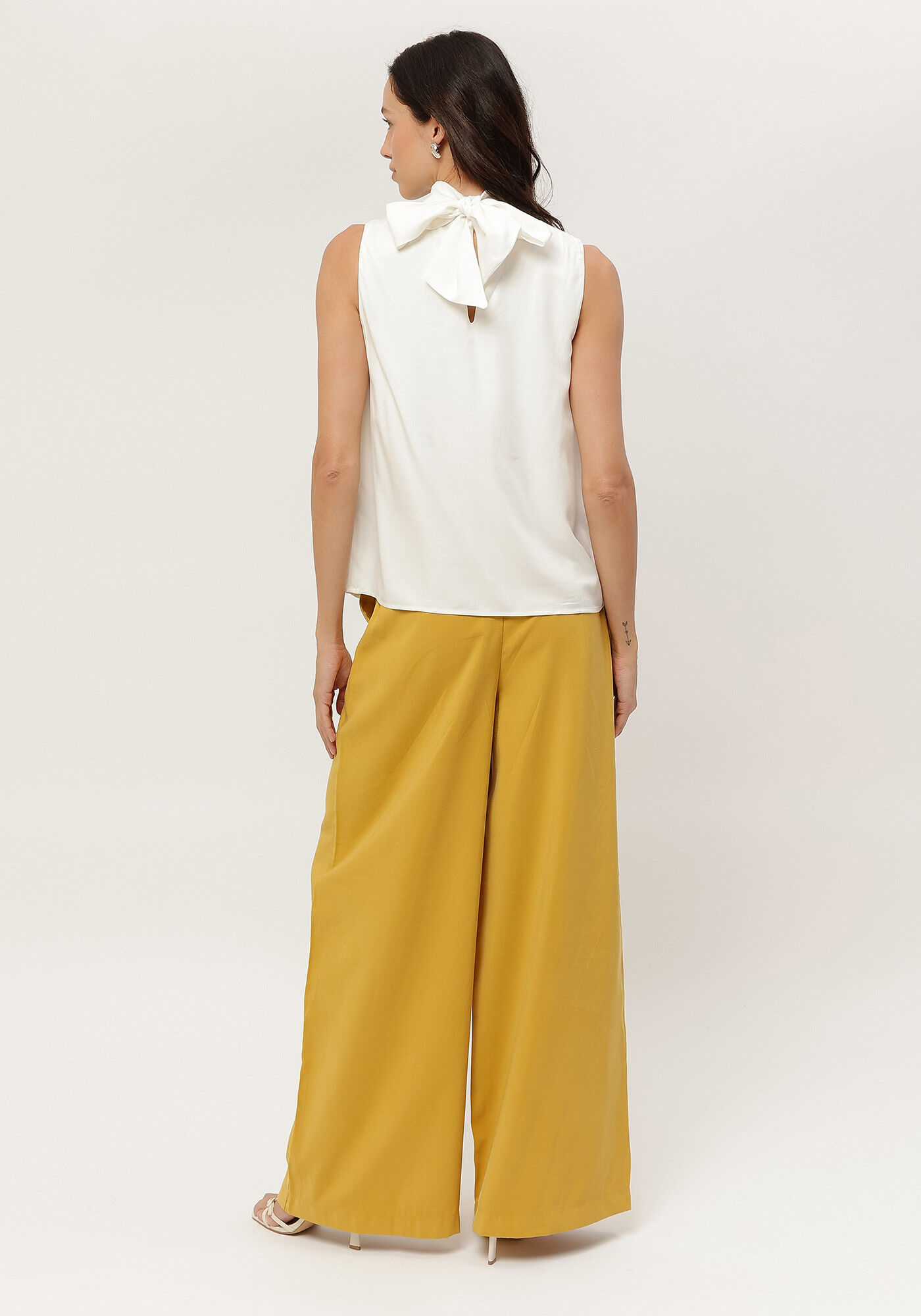 Blusa em Viscose com Cut e La&ccedil;o Gola, , large.