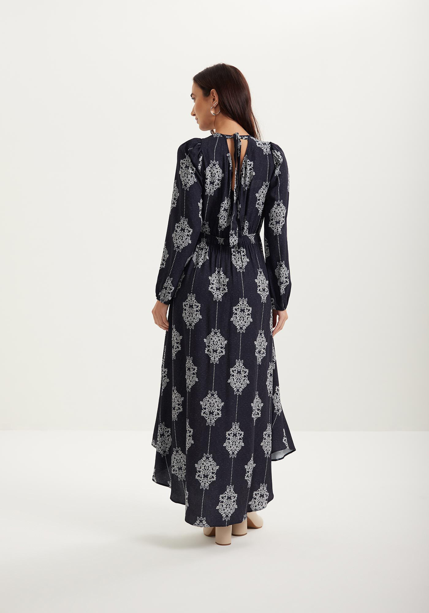 Vestido Estampado Assim&eacute;trico Com Mangas Longas E Amarra&ccedil;&atilde;o, , large.