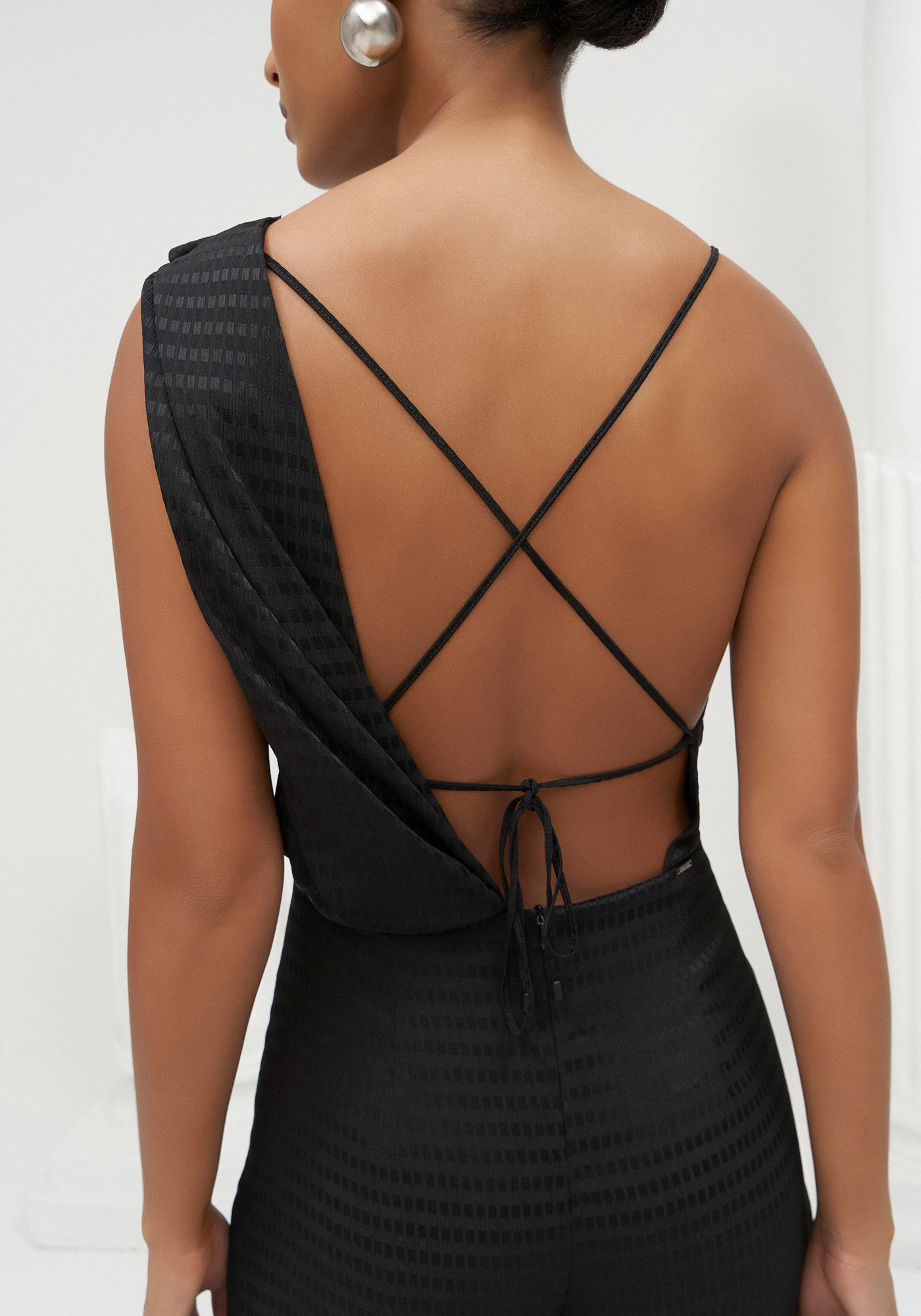 Macac&atilde;o Longo Ombro S&oacute; com Recorte Costas, , large.