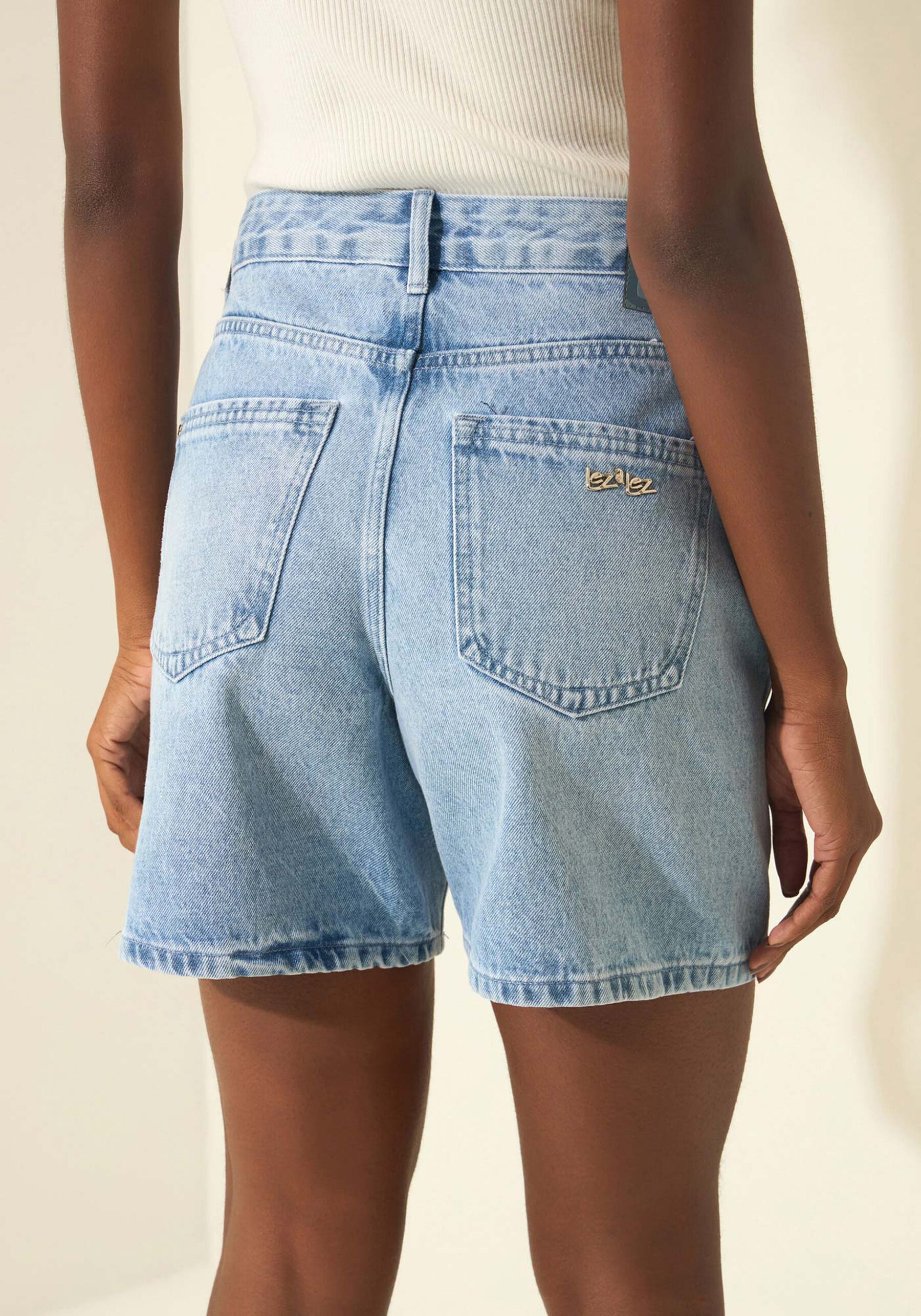 Bermuda Jeans De Cintura Alta Com Bolsos, JEANS. Bermuda Jeans De Cintura Alta Com Bolsos, JEANS, large.