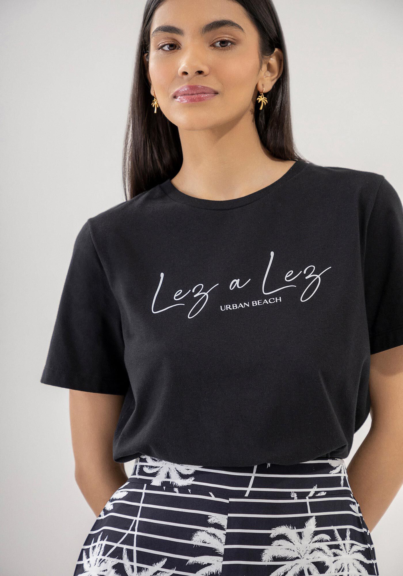 T-shirt em Malha Prime com Estampa Lez a Lez, , large.