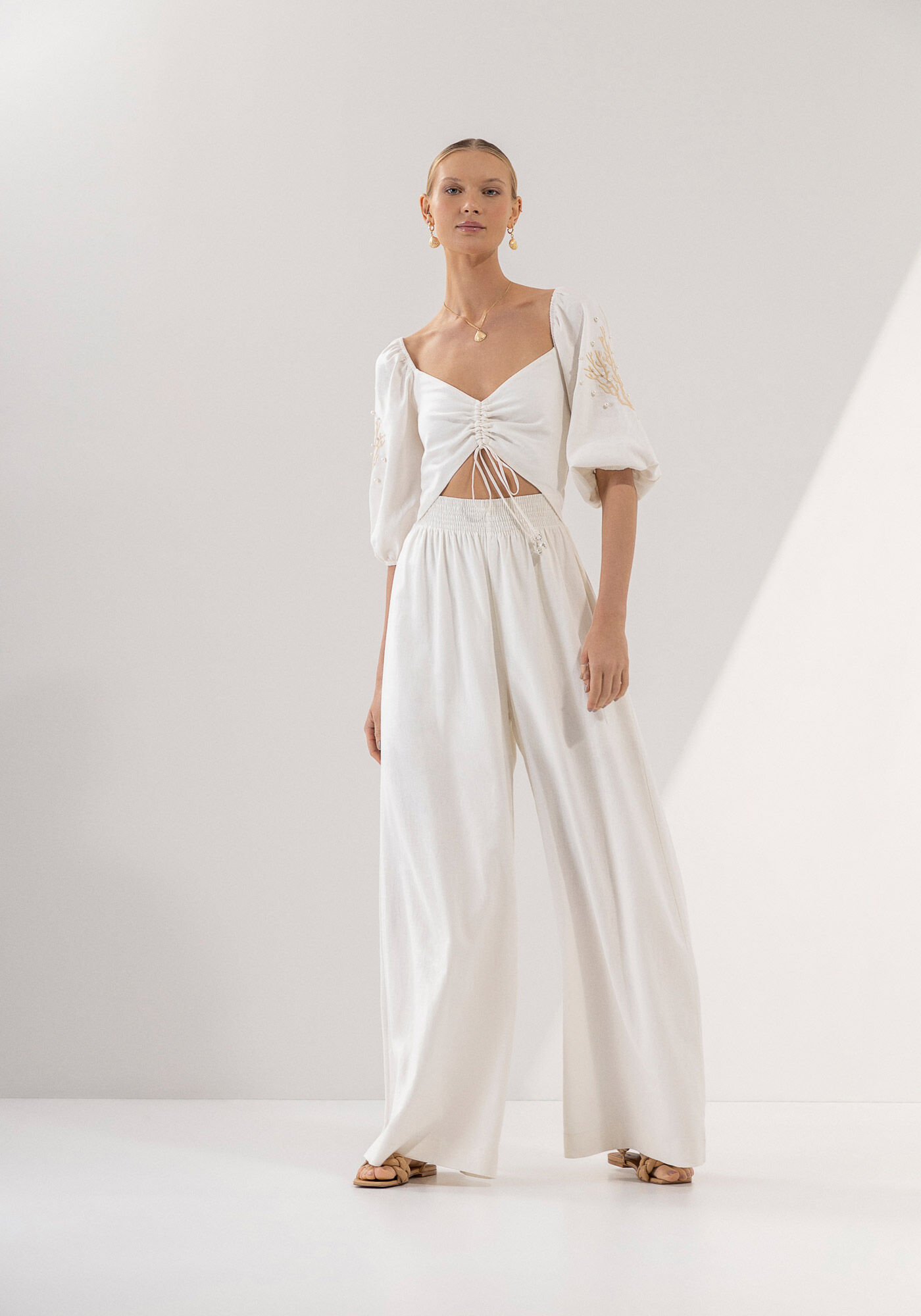 Macac&atilde;o Longo em Linho com Amarra&ccedil;&atilde;o e P&eacute;rolas, BRANCO OFF WHITE, large.