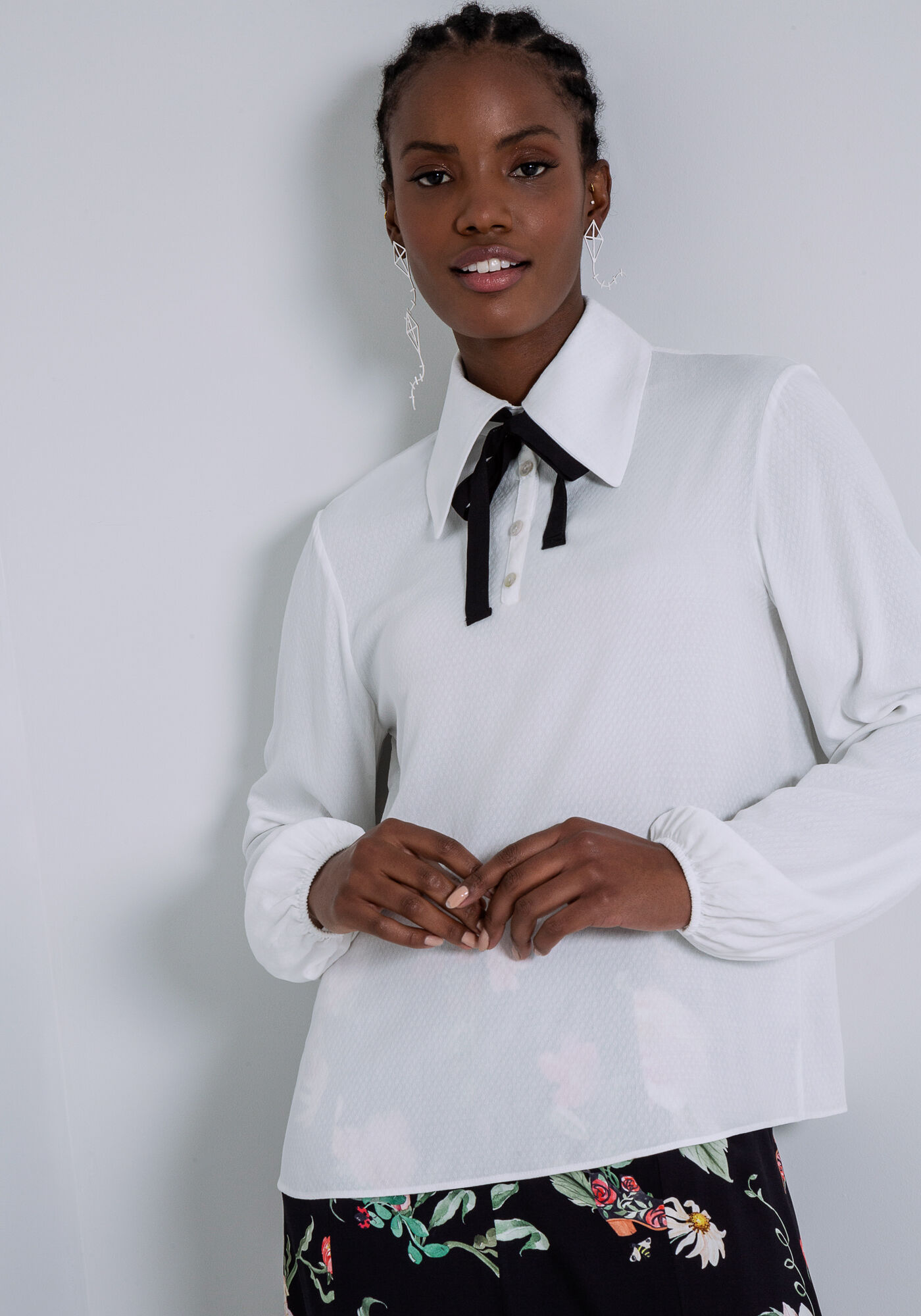 Blusa Manga Longa em Viscose com La&ccedil;o Gola, , large.