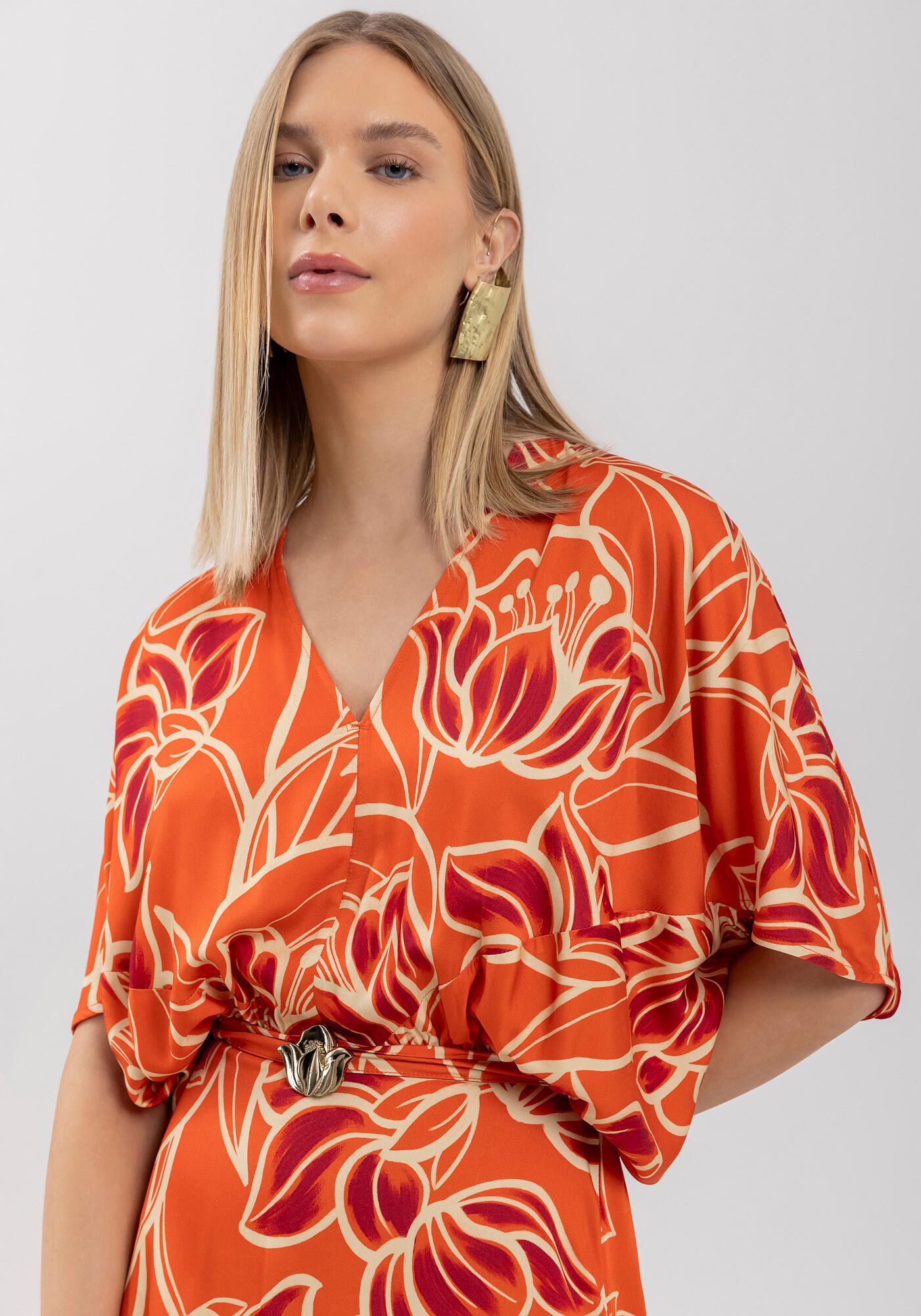 Vestido Estampado Midi Ch&aacute; Com Mangas M&eacute;dias E Cinto Em Viscose, BELL FLOWERS LARANJA, large.