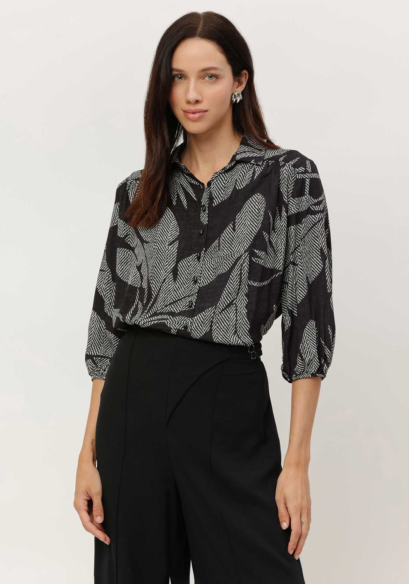 Camisa Estampada em Viscose com Manga 3/4 Bufante, , large.