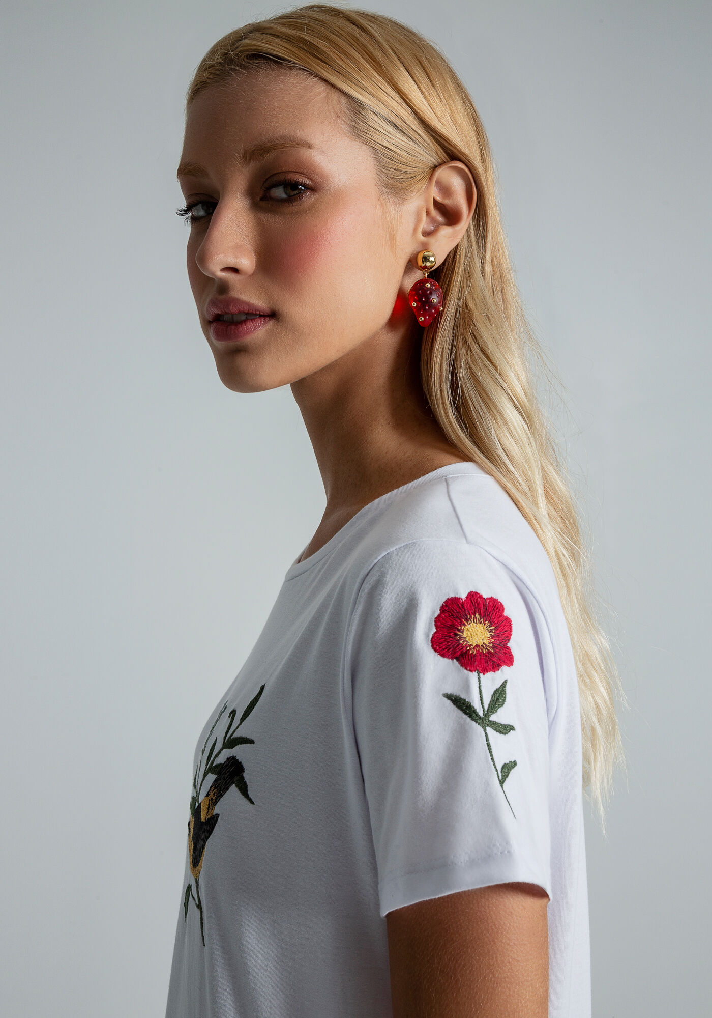 Blusa Manga Curta Bordado Flores Lez a Lez