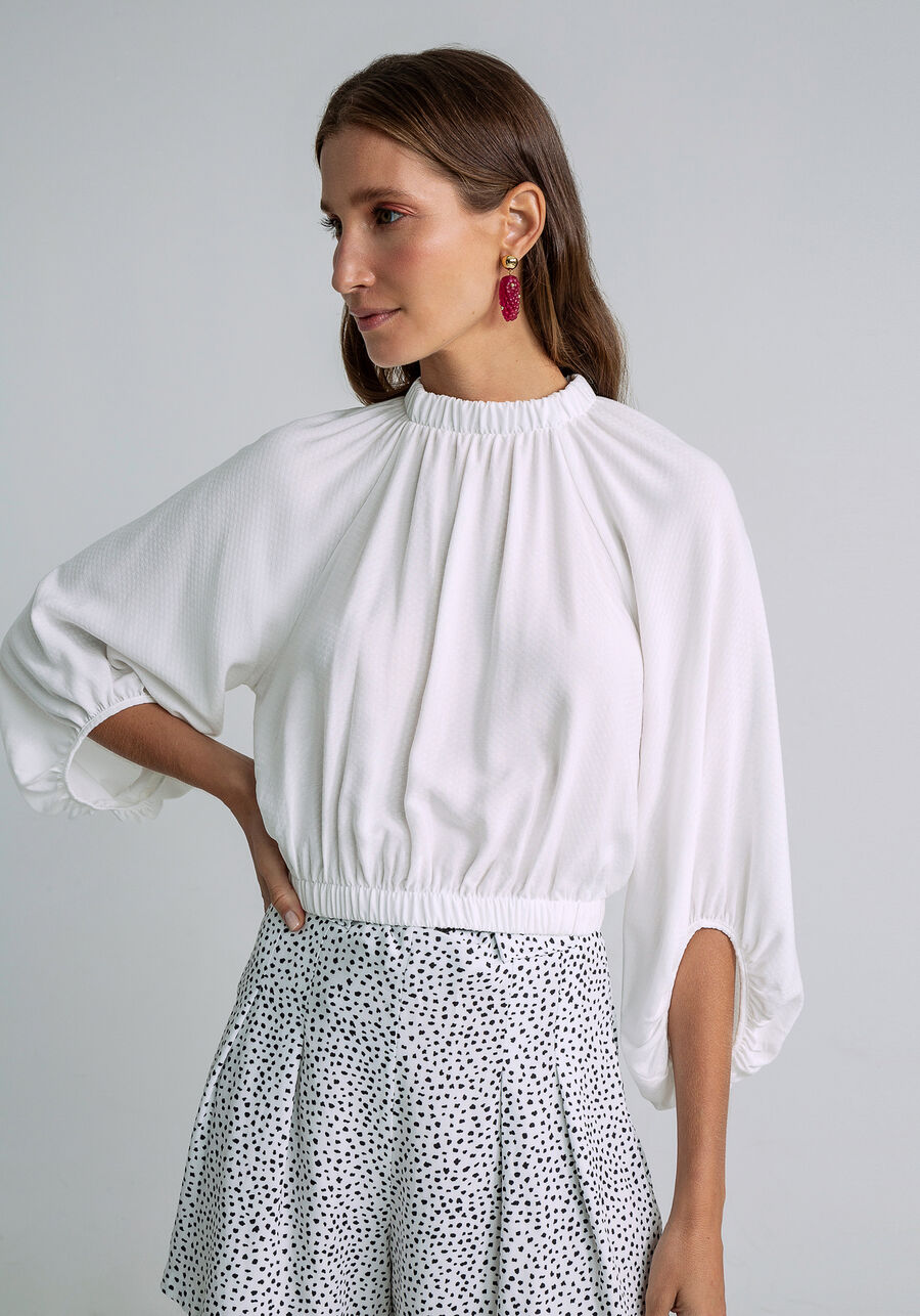 Blusa Cropped Manga 3/4 Bufante, OFF WHITE. Blusa Cropped Manga 3/4 Bufante, OFF WHITE, large.