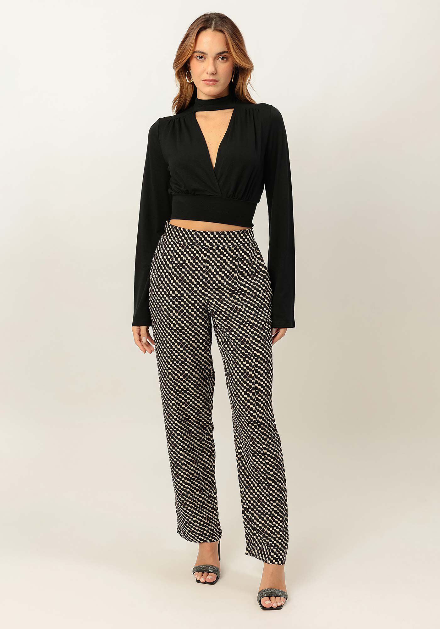 Blusa Cropped Manga Longa Flare com Cut Gola, , large.