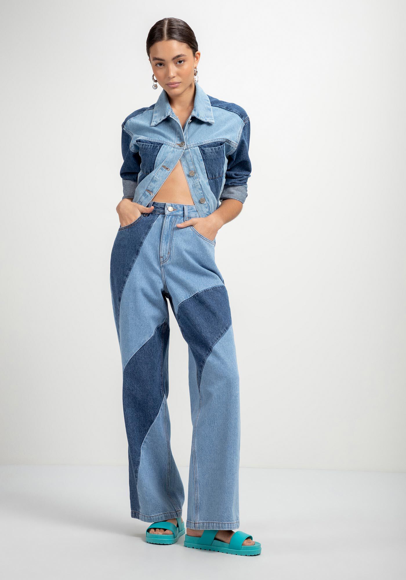 Jaqueta Jeans com Recortes Duo Denim Lez a Lez