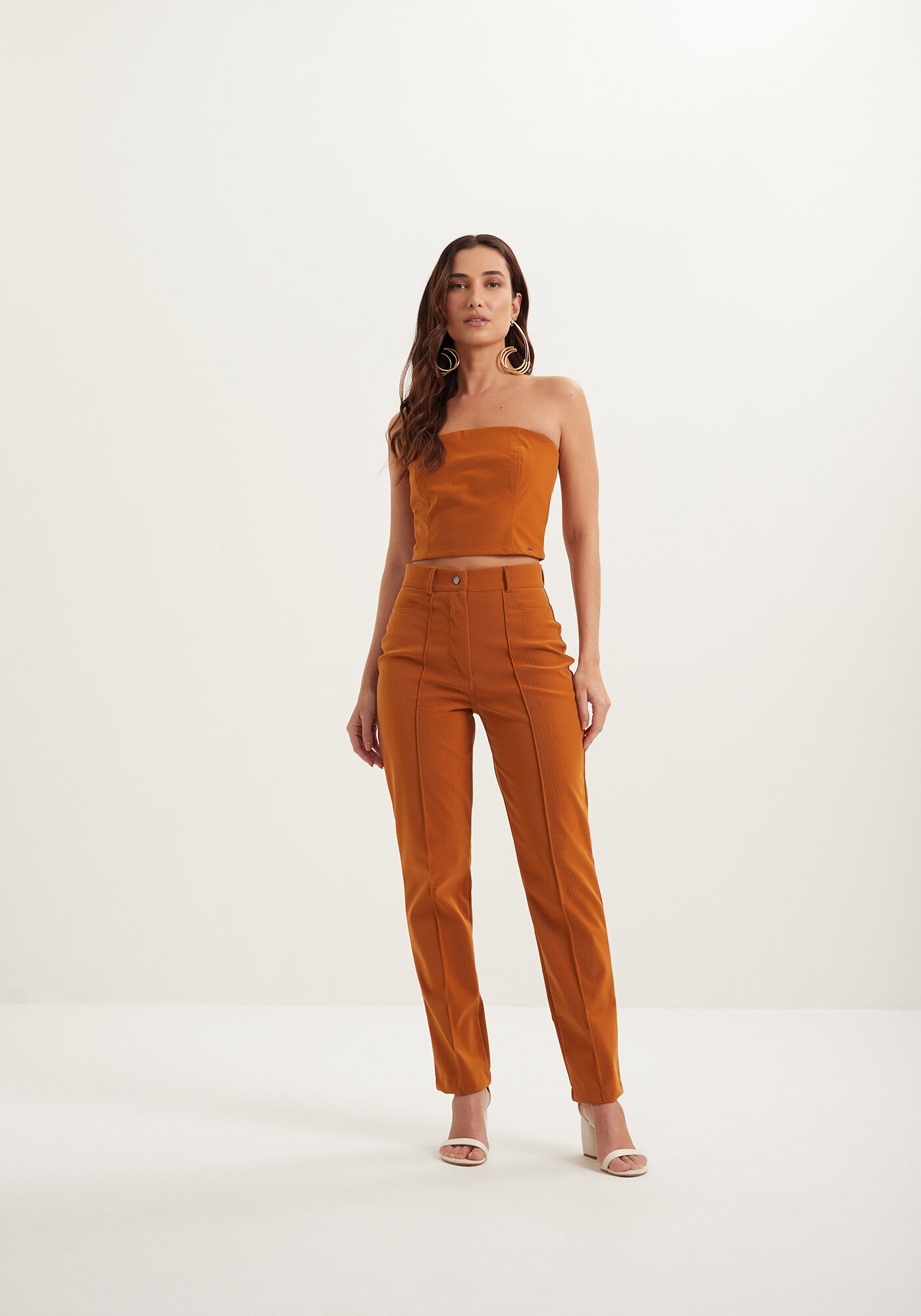 Blusa Curta Sem Al&ccedil;as Com Z&iacute;per Em Malha Leather, , large.