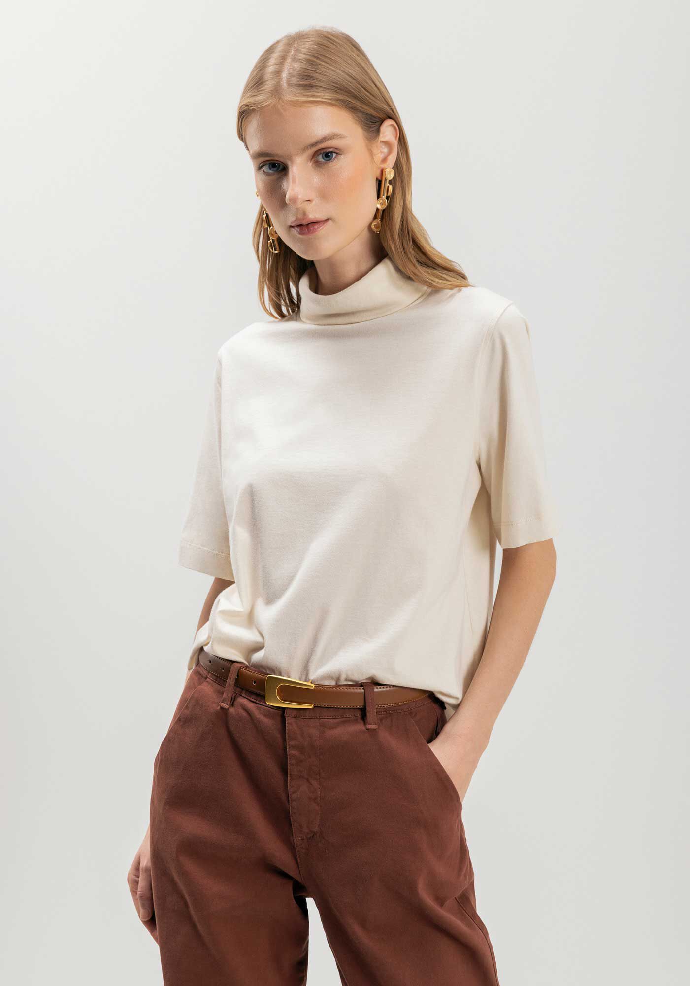 Blusa T-shirt Com Gola Alta Em Malha De Algod&atilde;o Penteado, , large.