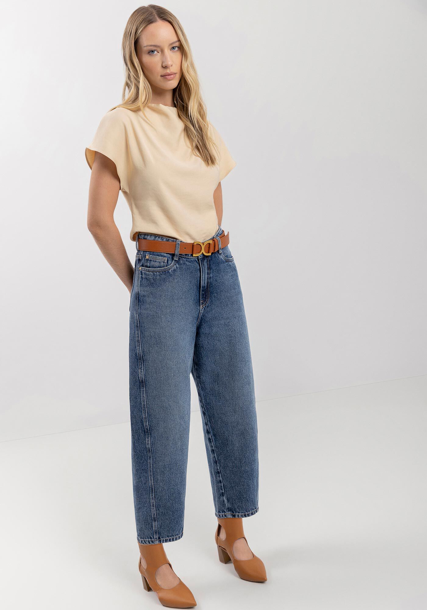 Cal&ccedil;a Jeans Barrel Com Cintura Alta E Comprimento Curto, , large.