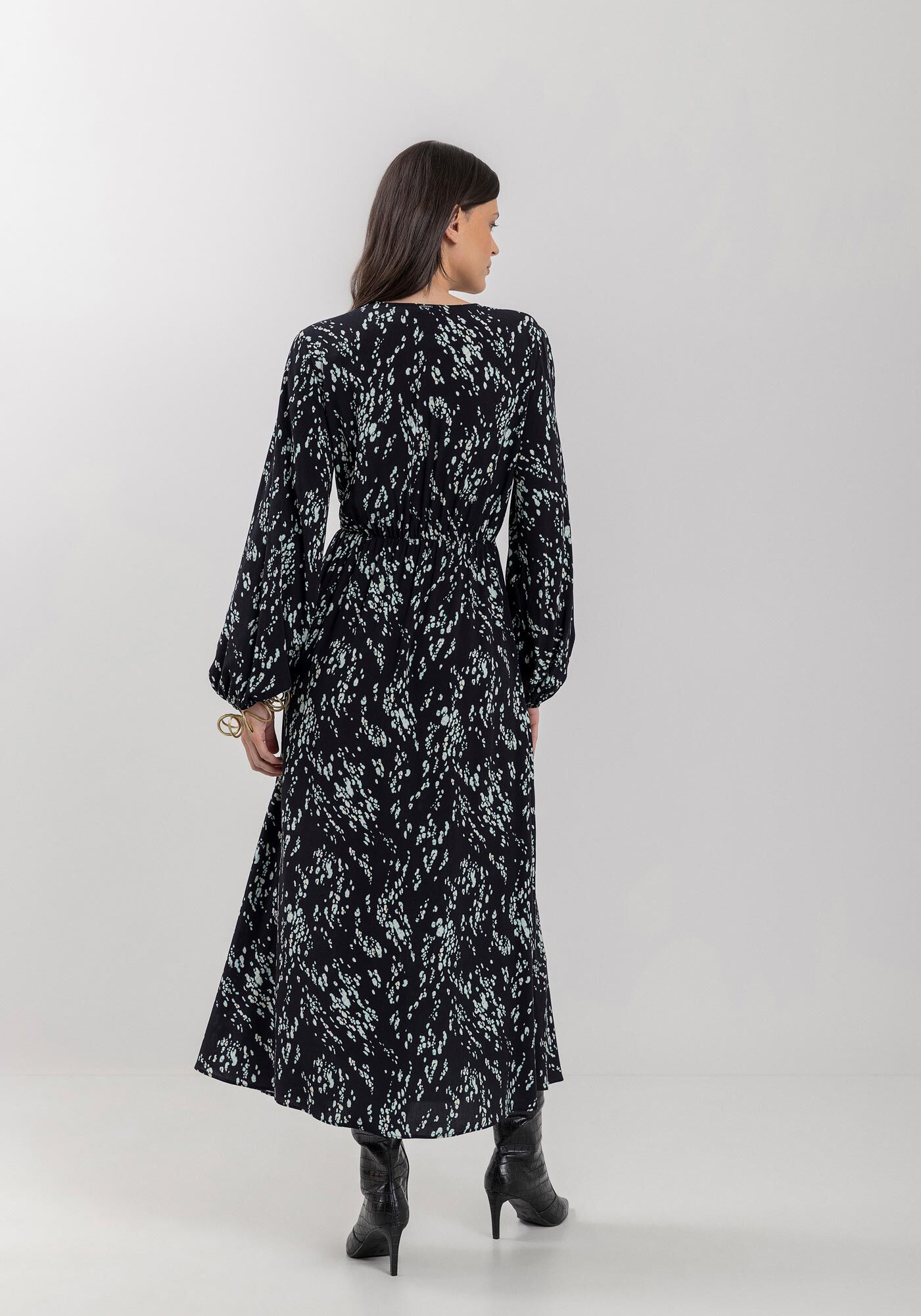 Vestido Estampado Midi Ch&aacute; Em Viscose Com Tor&ccedil;&atilde;o Frontal, , large.