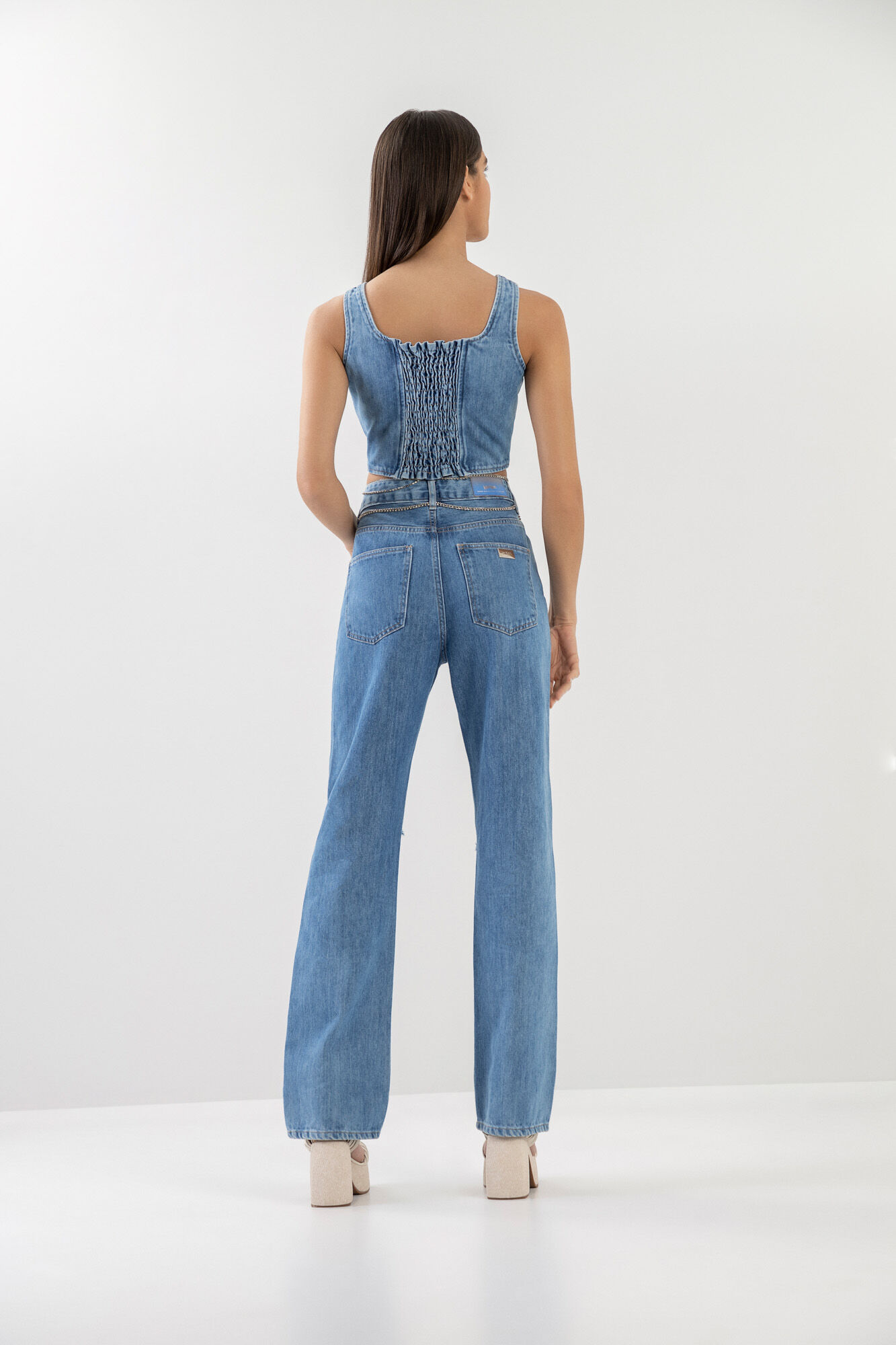 Cal&ccedil;a Jeans Reta Super Alta com Corrente Strass, JEANS, large.