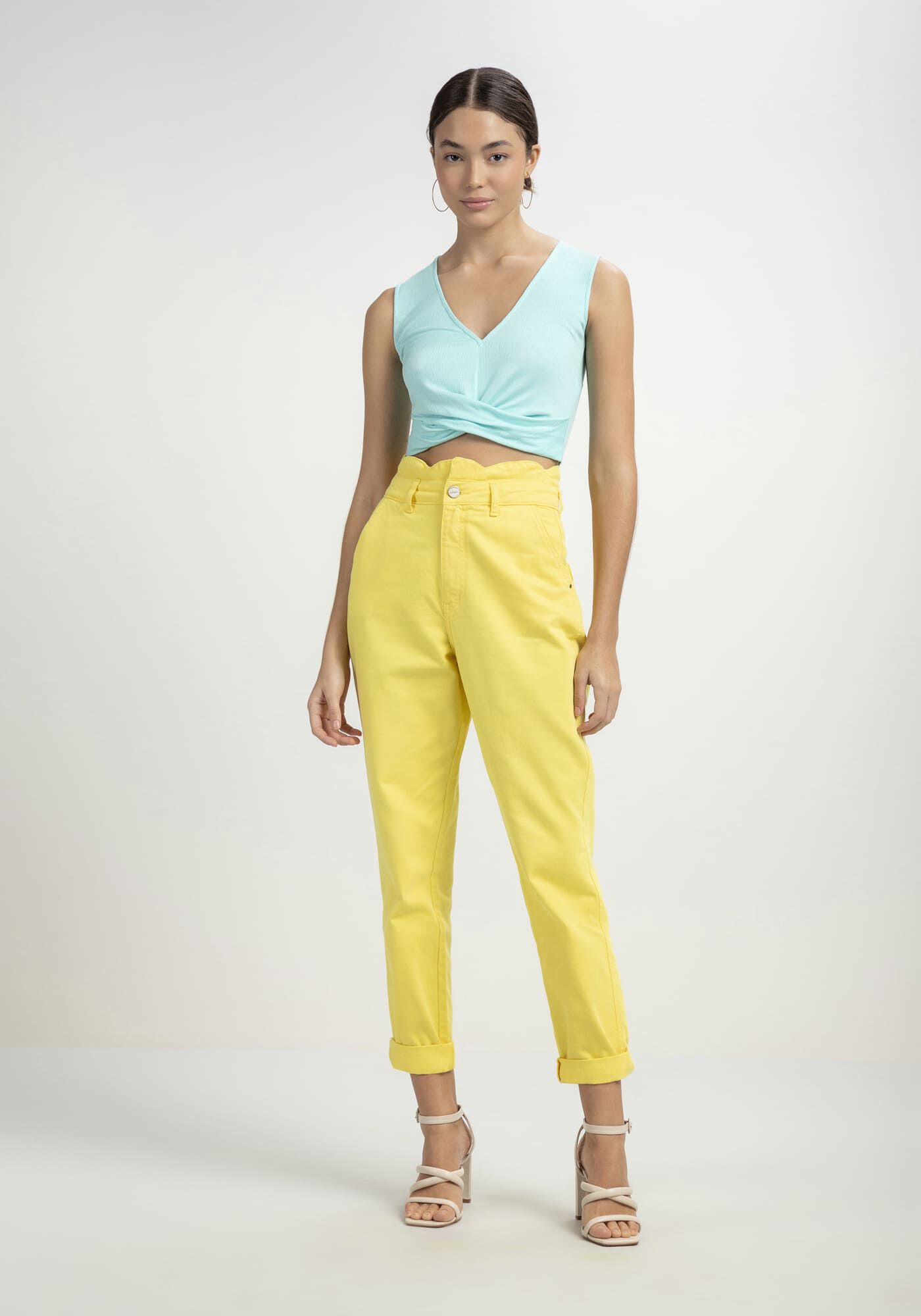 Blusa Cropped em Malha com Tor&ccedil;&atilde;o, , large.