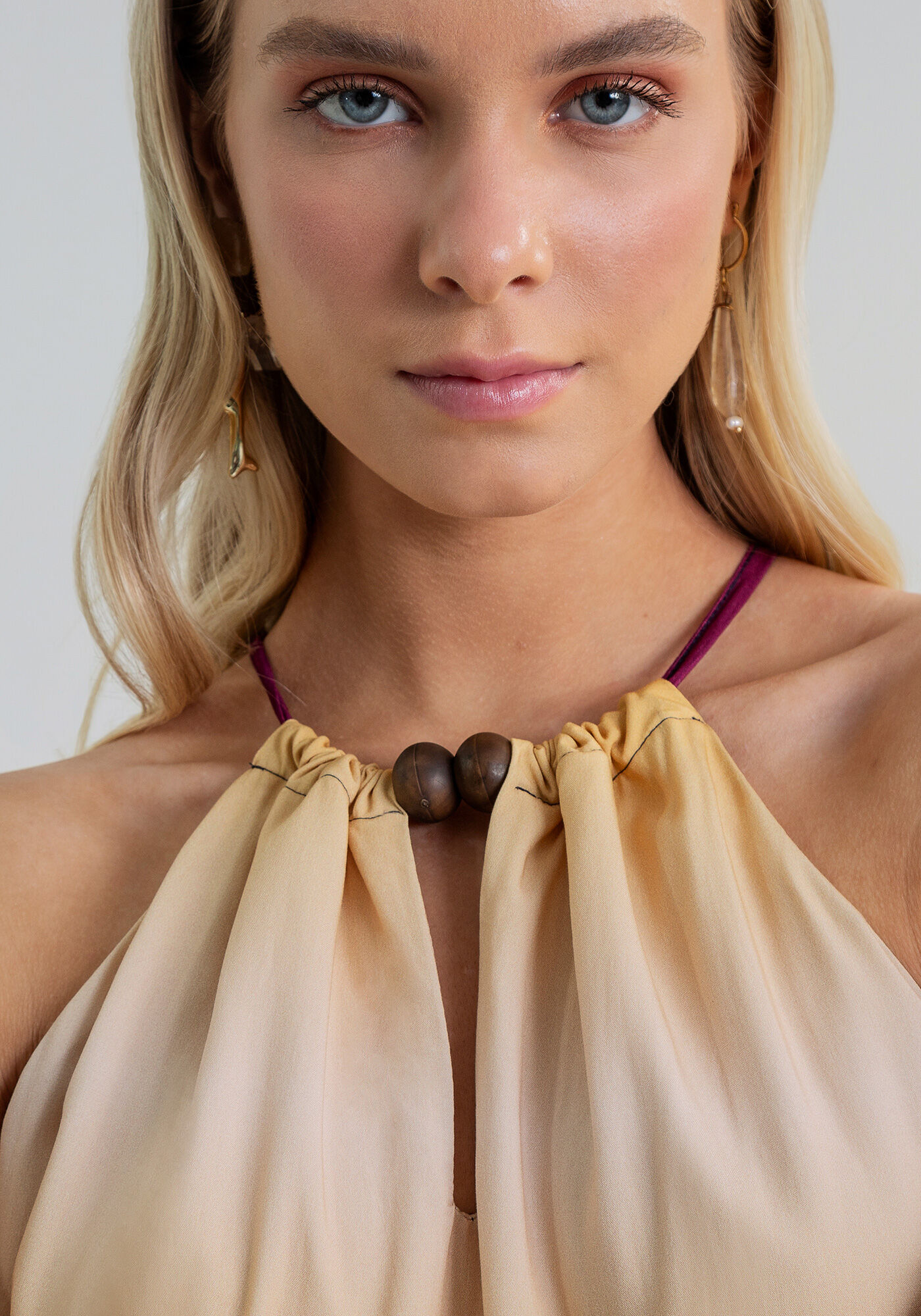 Blusa com Al&ccedil;as Detalhe Decote, , large.