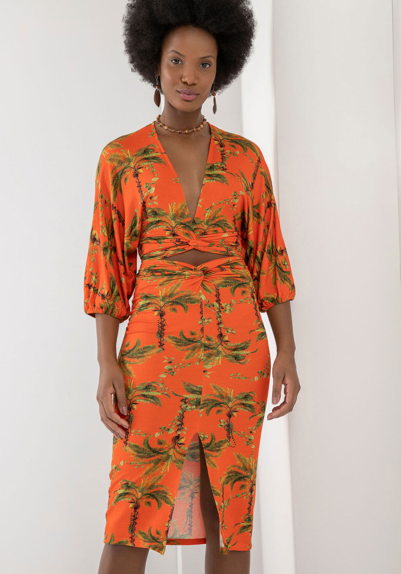 Saia Midi Estampada com C&oacute;s Transpassado, , large.