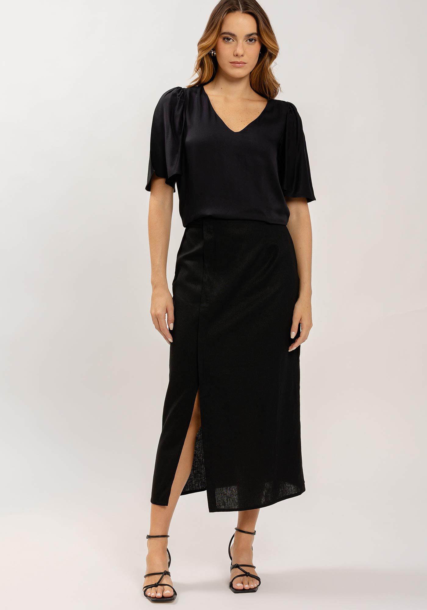 Blusa Manga Flare Ampla com Decote V, PRETO REATIVO, large.