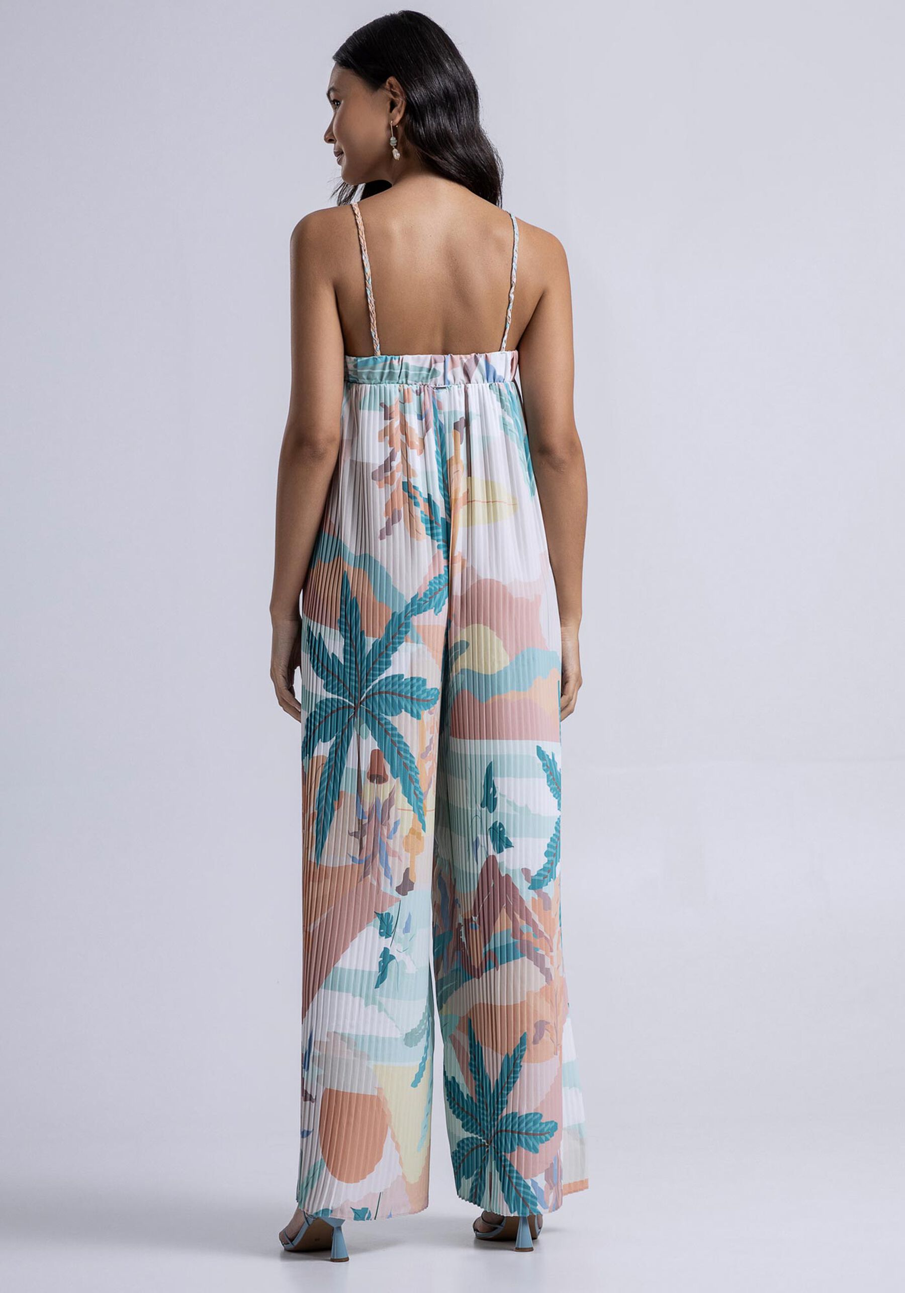 Macacão Longo com Alças em Tecido Poly Plissado, PRAIA DA CONCHA. Macacão Longo com Alças em Tecido Poly Plissado, PRAIA DA CONCHA, large.