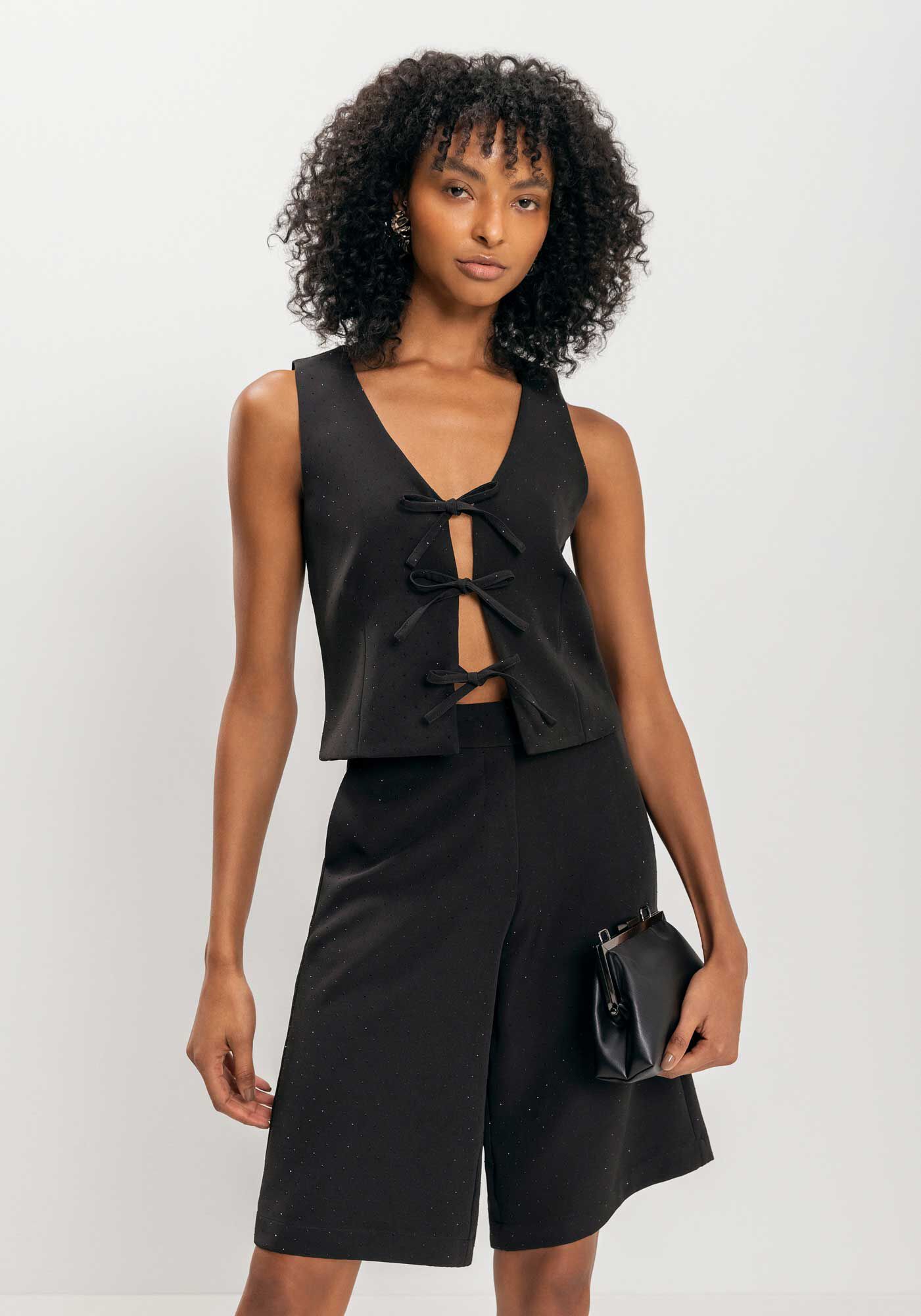 Colete Curto Com La&ccedil;os E Aplica&ccedil;&otilde;es De Strass, PRETO, large.