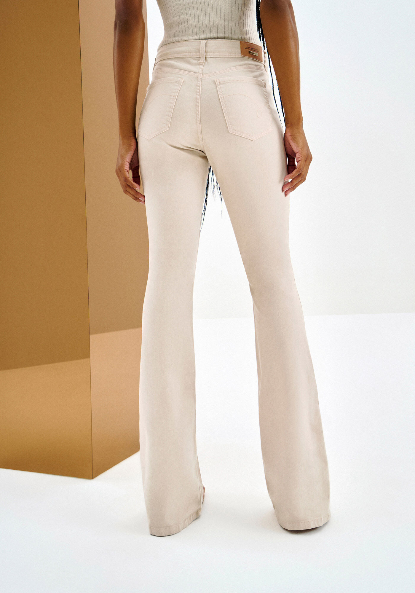 Cal&ccedil;a Sarja Flare Bootcut Cintura Alta Comfort, BEGE CAQUI, large.