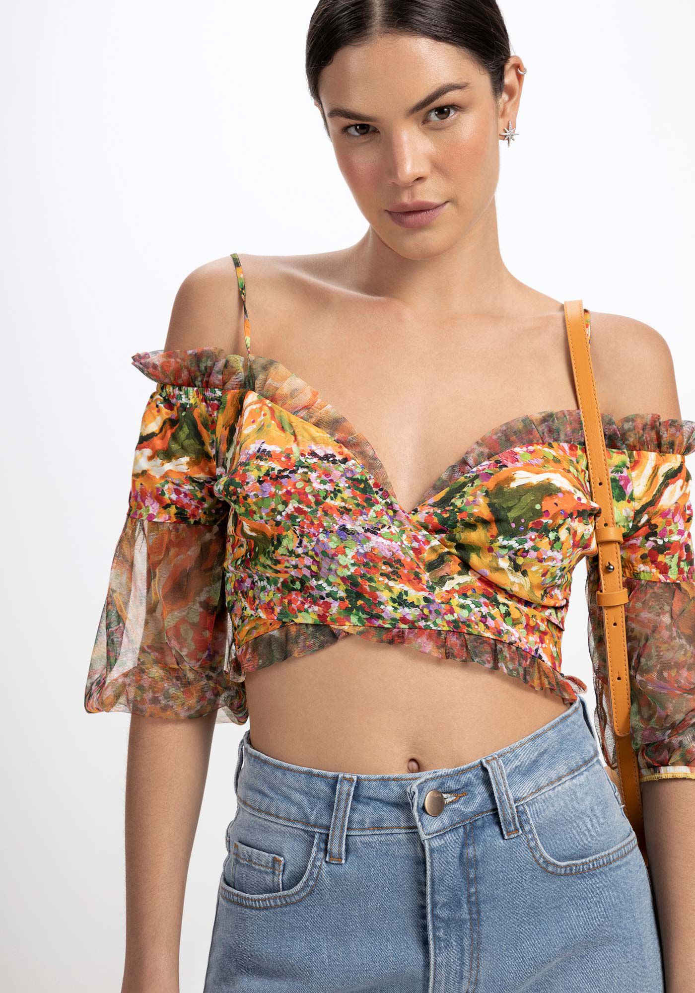 Blusa Cropped Estampada com Manga Tule Lez a Lez