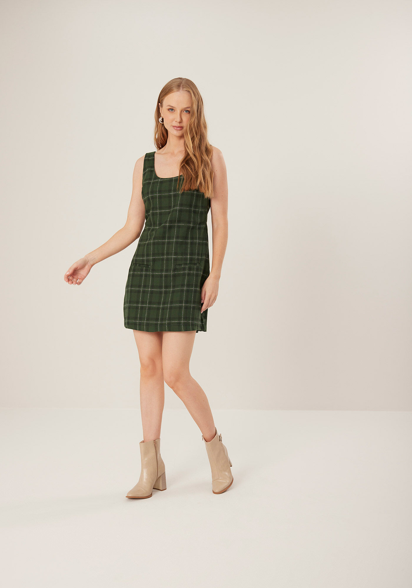 Vestido Curto Xadrez De Al&ccedil;as Largas Em Algod&atilde;o Peletizado, , large.