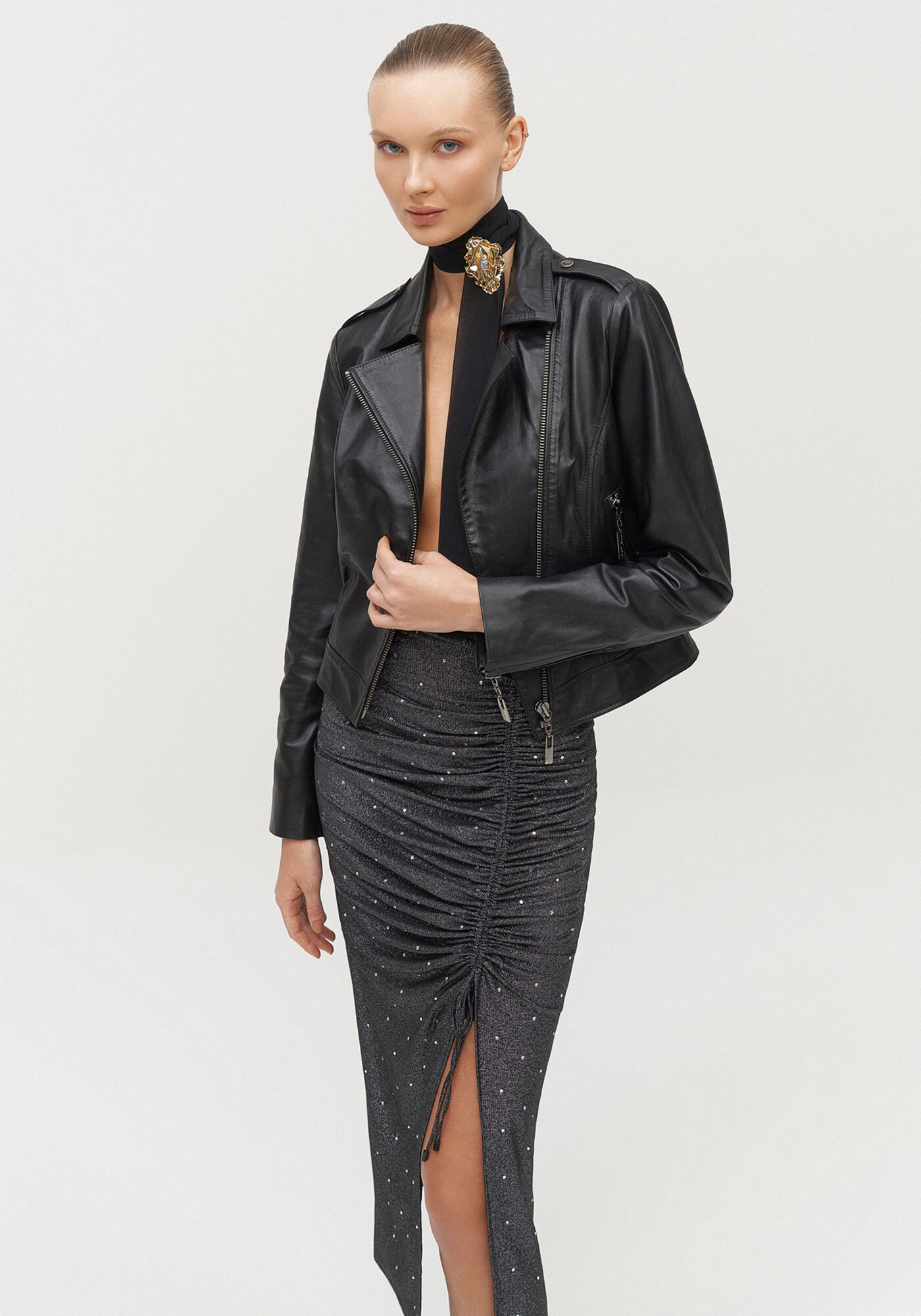 Jaqueta Biker em Couro com Z&iacute;per Diagonal, , large.