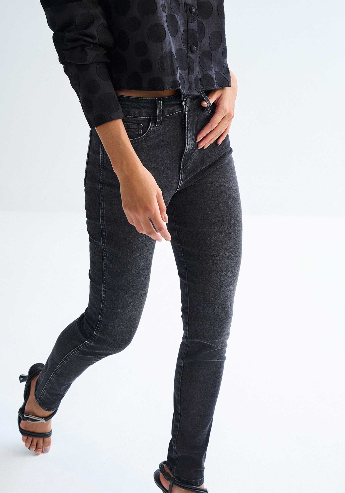 Cal&ccedil;a Jeans Skinny Preta Perfect com Cintura Alta, , large.