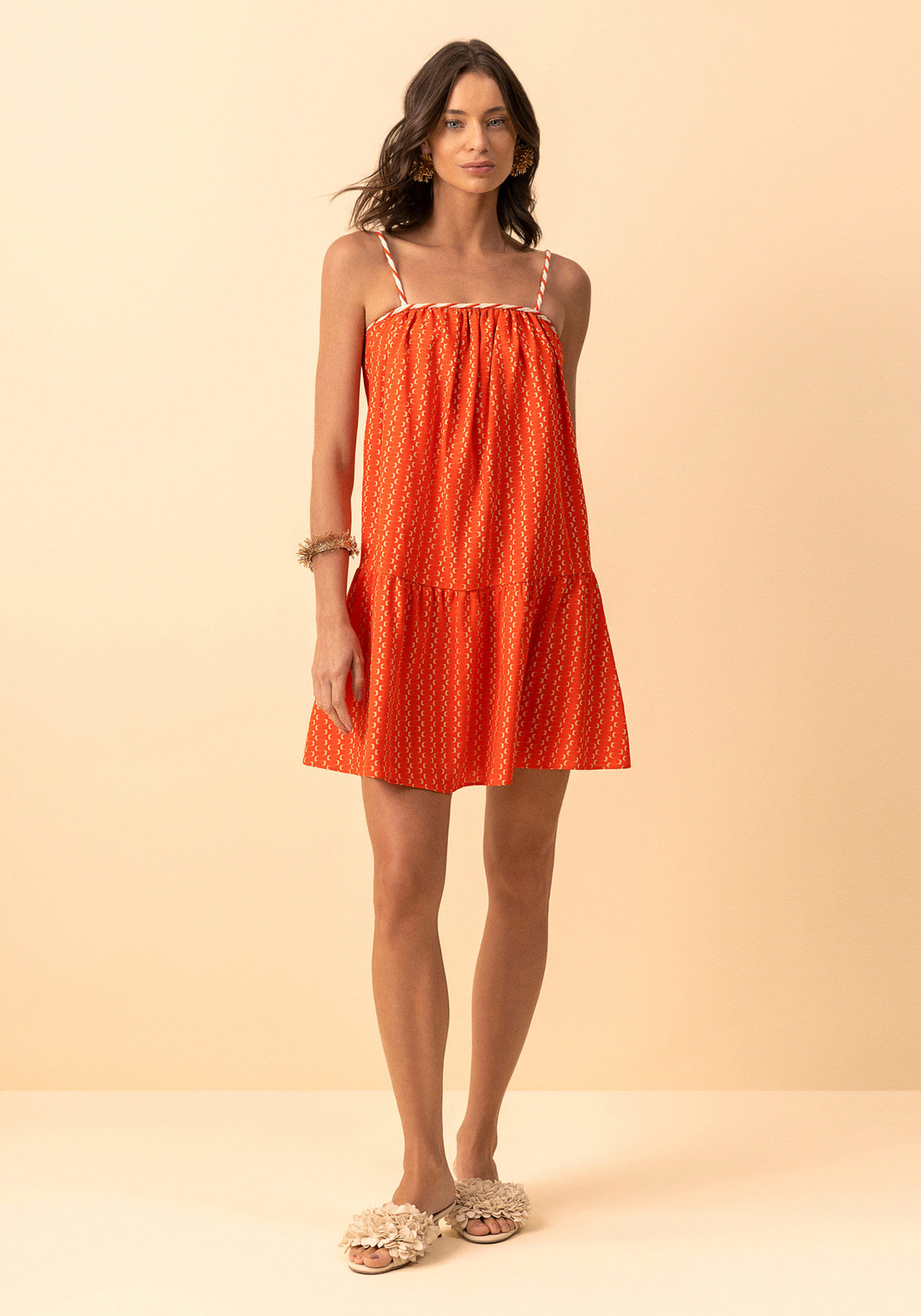 Vestido Curto De Al&ccedil;as Tran&ccedil;adas Com Barra Franzida, ONDAS LARANJA, large.