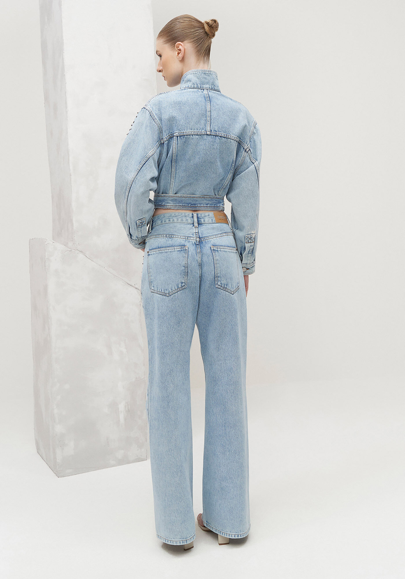 Cal&ccedil;a Jeans Wide Leg Cintura Alta com Bordado, JEANS, large.