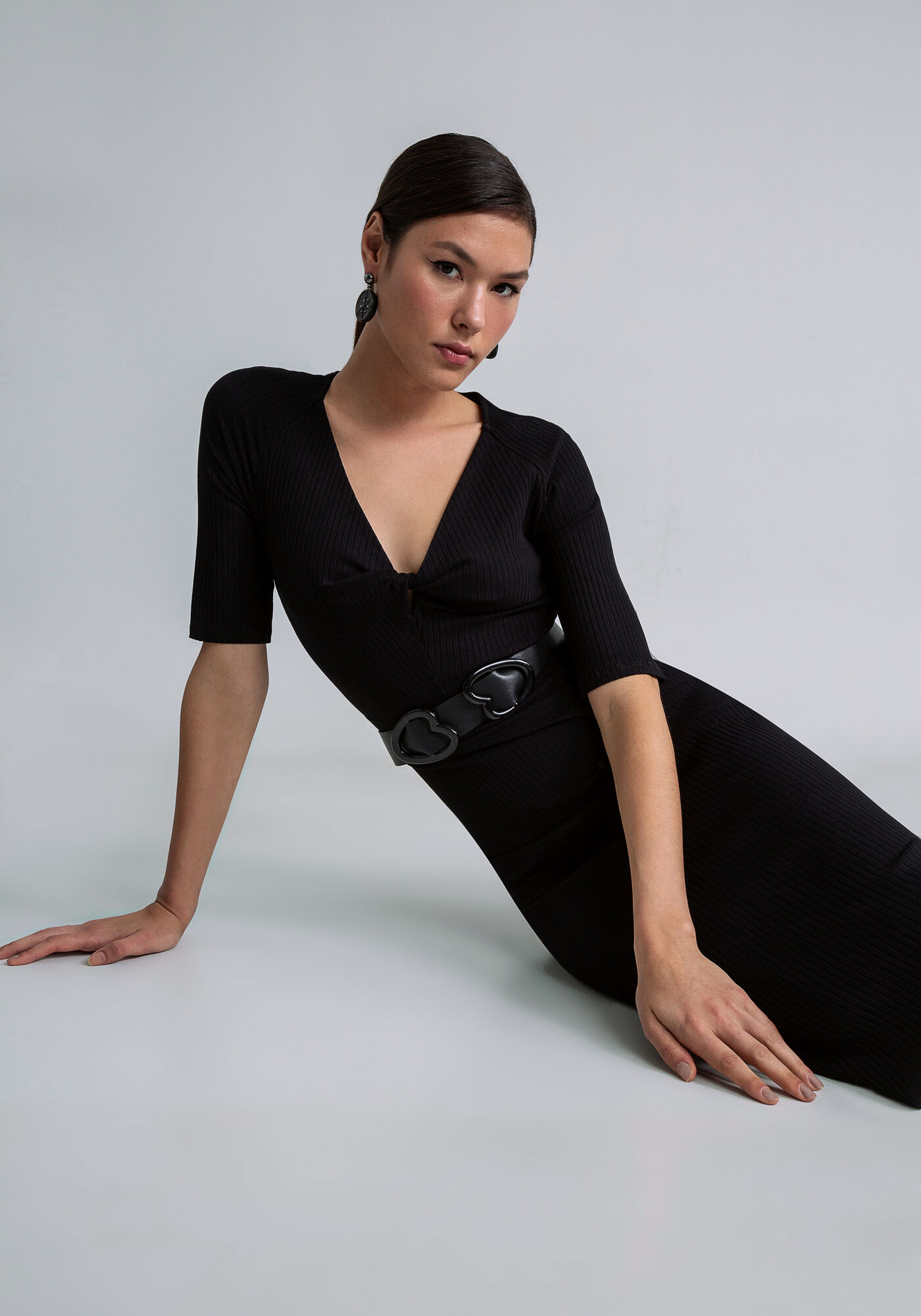 Vestido Midi Tor&ccedil;&atilde;o Decote V, PRETO, large.