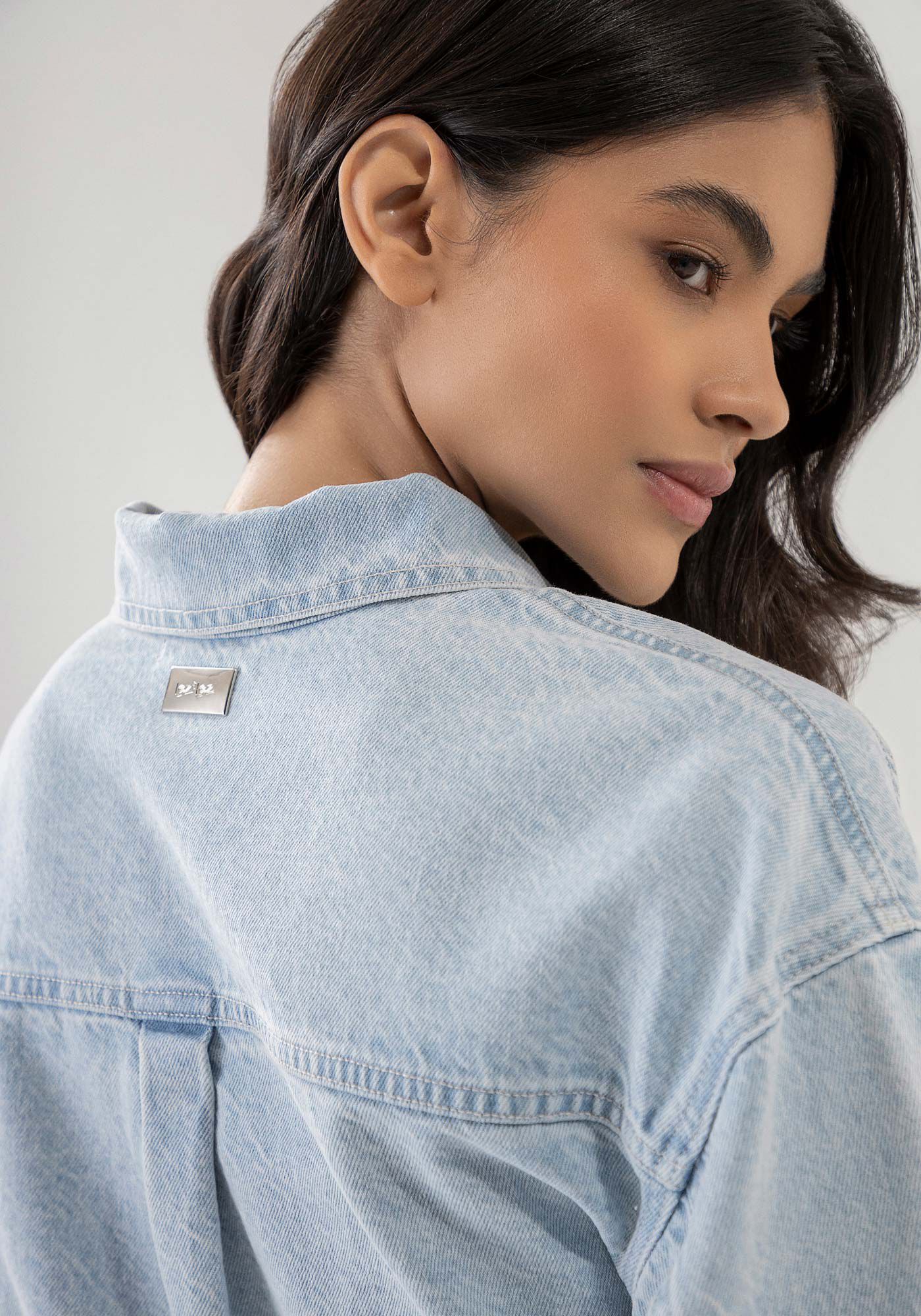 Jaqueta Jeans Cropped com Amarra&ccedil;&atilde;o Barra, , large.