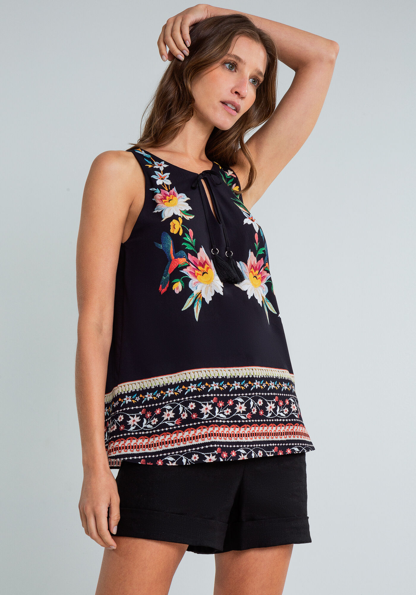 Blusa Amarra&ccedil;&atilde;o Decote Tassel Estampada, , large.