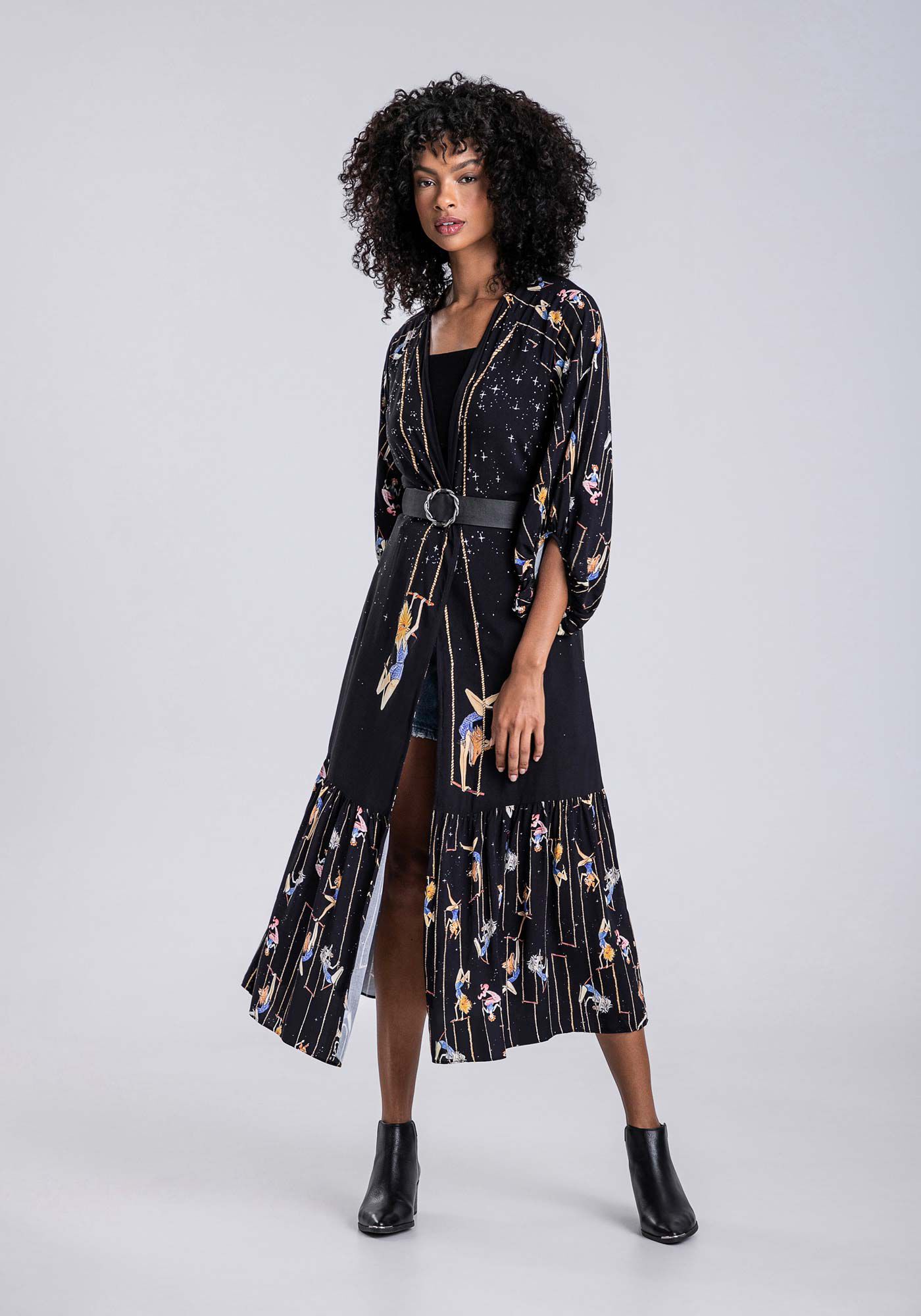 Sobreposi&ccedil;&atilde;o M&aacute;xi Estampado, ACROBATAS, large.