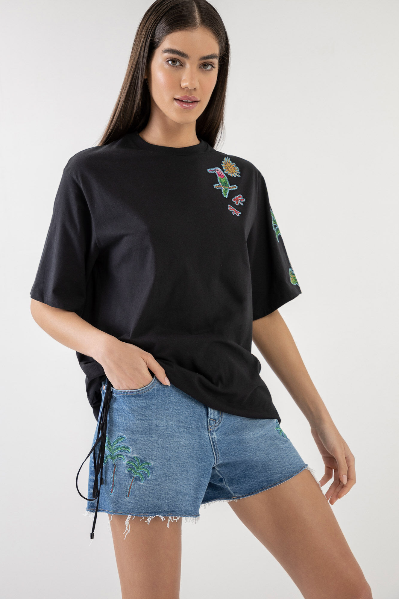 Vestido Bordado em Malha com Amarra&ccedil;&atilde;o Barra, , large.