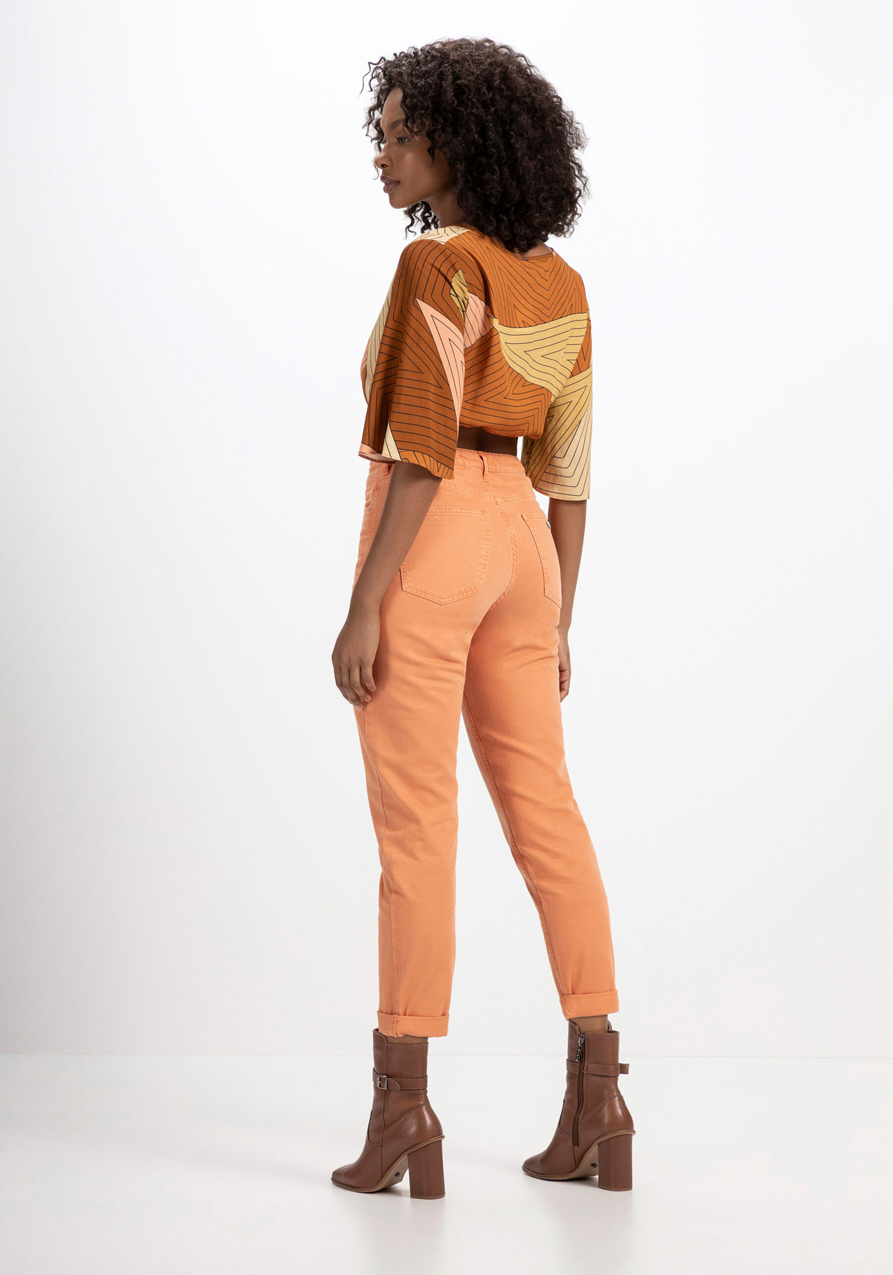 Blusa Cropped em Viscose com Manga Sino, . Blusa Cropped em Viscose com Manga Sino, , large.