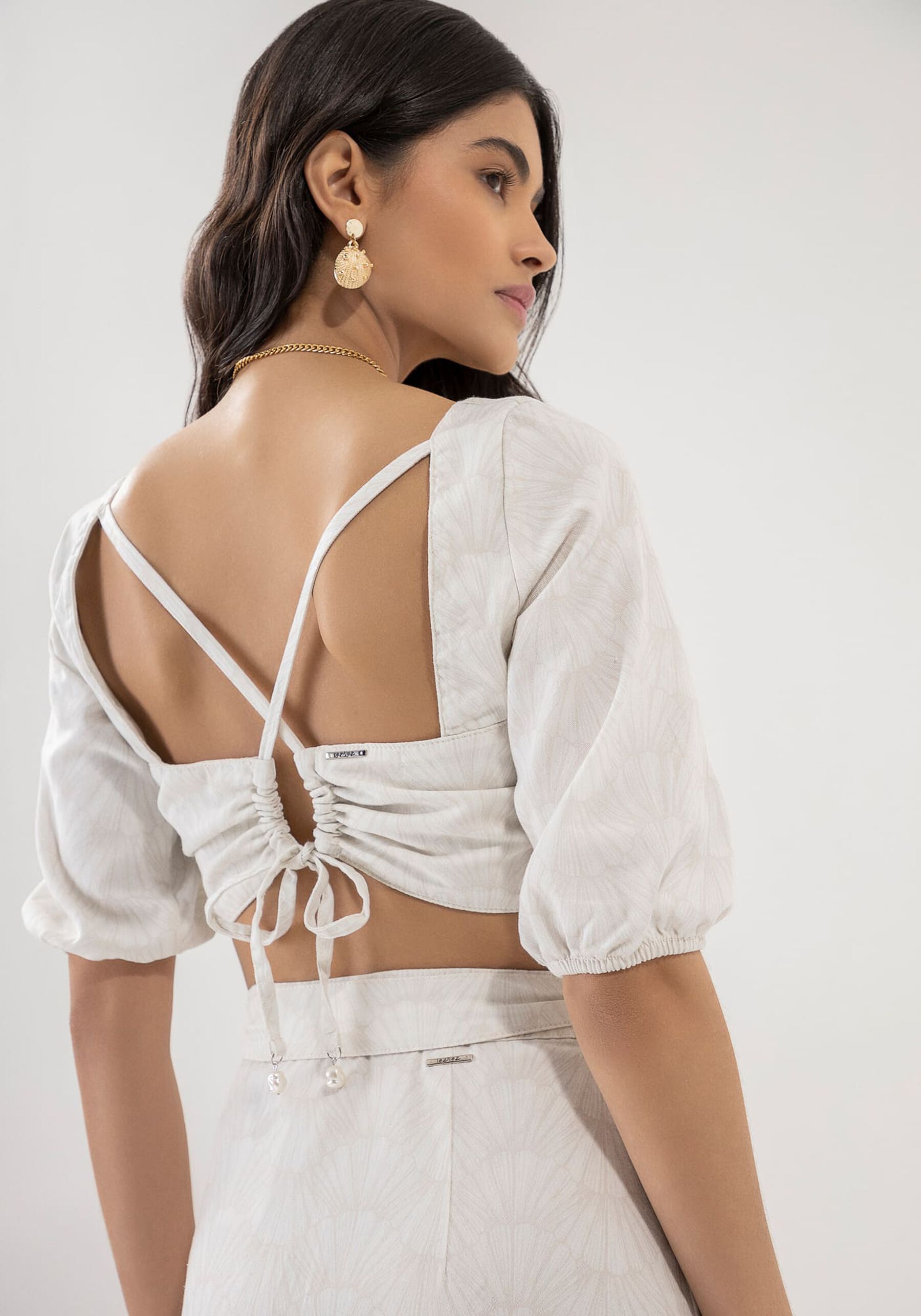 Blusa Sarja Cropped Estampada com Recorte Costas, . Blusa Sarja Cropped Estampada com Recorte Costas, , large.