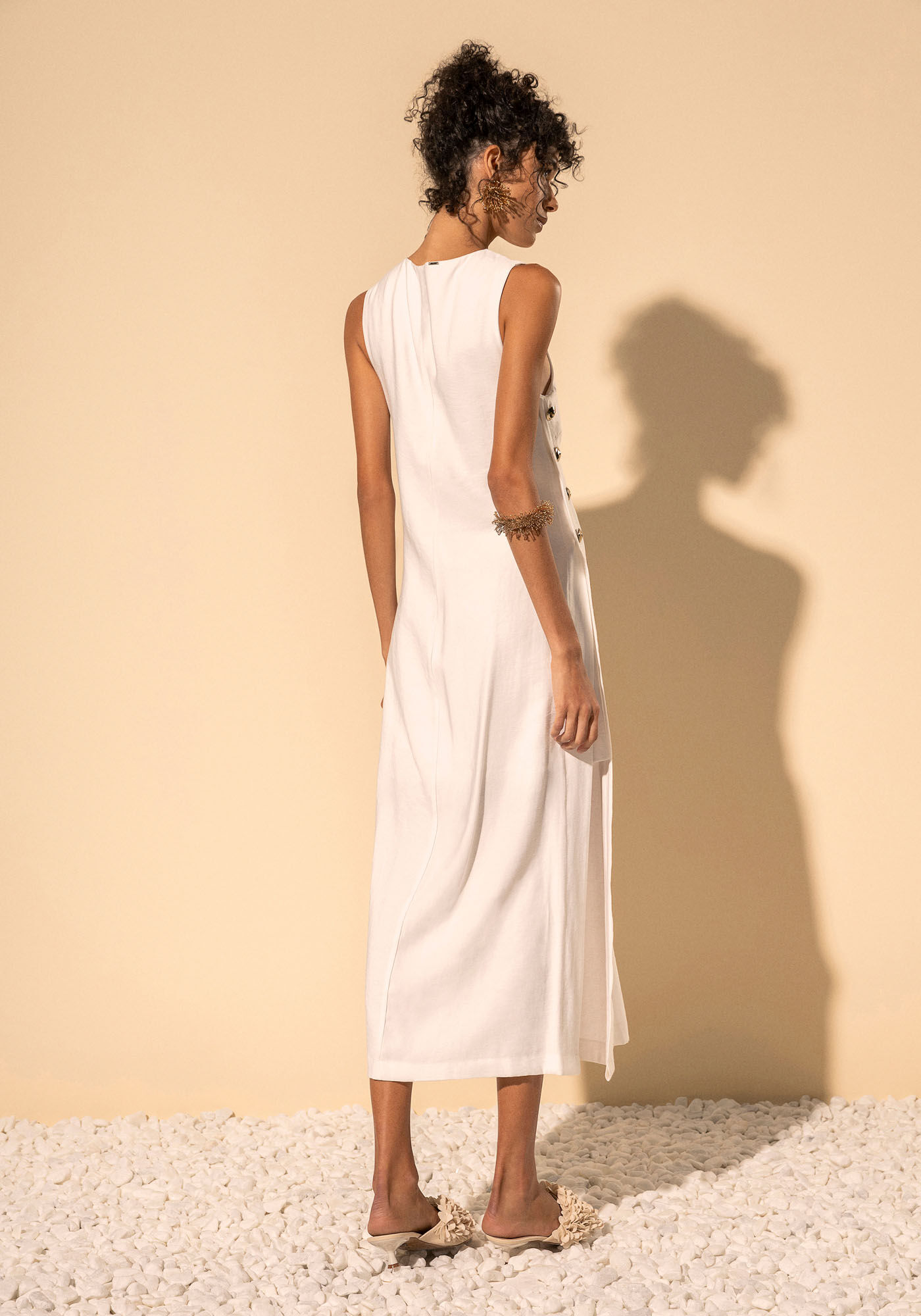 Vestido Ch&aacute; Com Decote Redondo E Bot&otilde;es Laterais, BRANCO OFF WHITE, large.