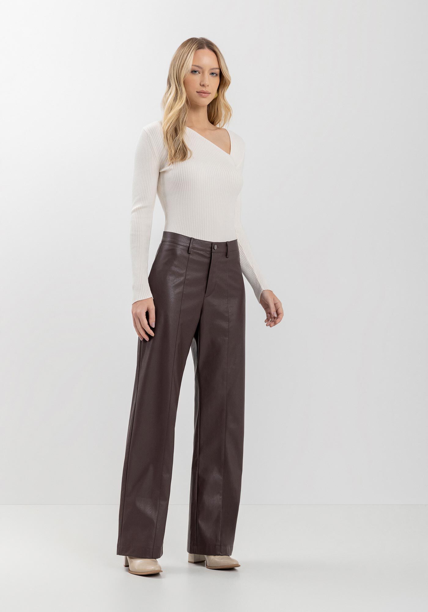 Cal&ccedil;a Reta Em PU Com Passantes E Cintura M&eacute;dia, , large.