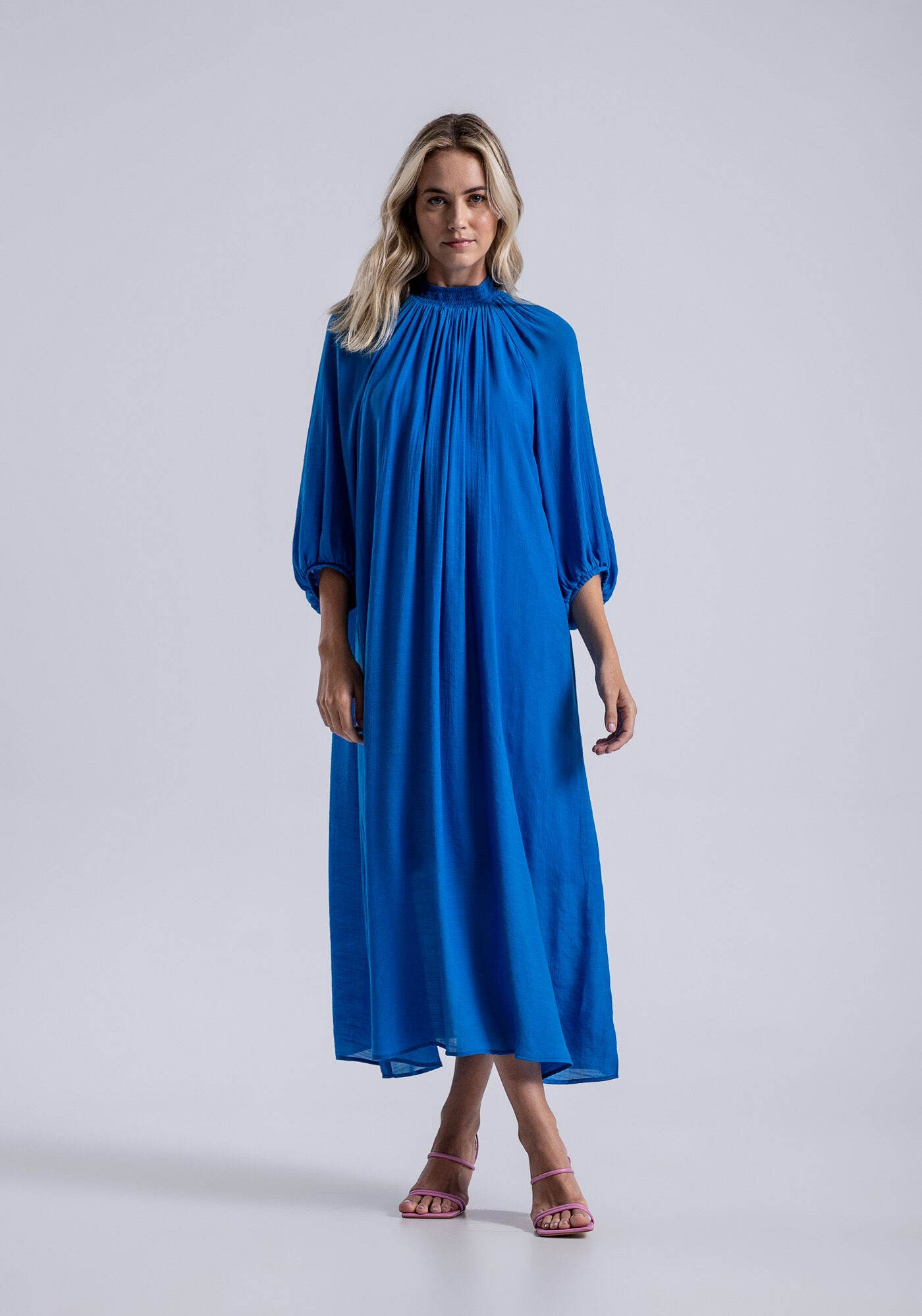 Vestido Midi em Tecido Shantung com Cinto Pedras, AZUL BAIANO, large.