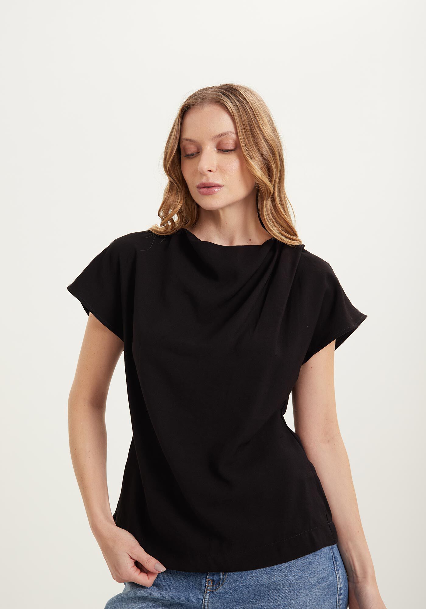 Blusa De Mangas Curtas Em Alfaiataria Com Z&iacute;per Posterior, , large.