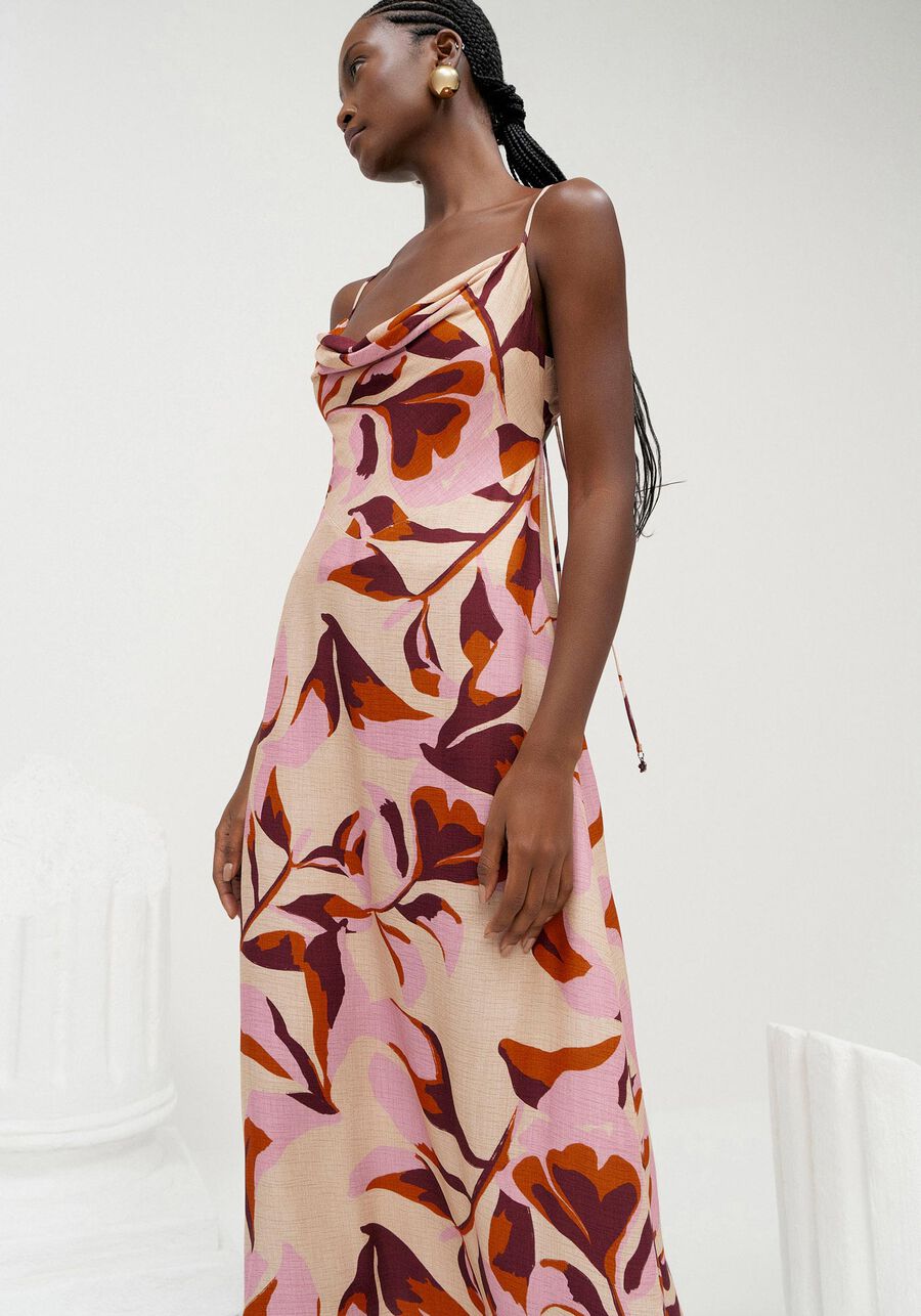 Vestido Midi em Crepe com Decote Degagê, PINK PETALS. Vestido Midi em Crepe com Decote Degagê, PINK PETALS, large.