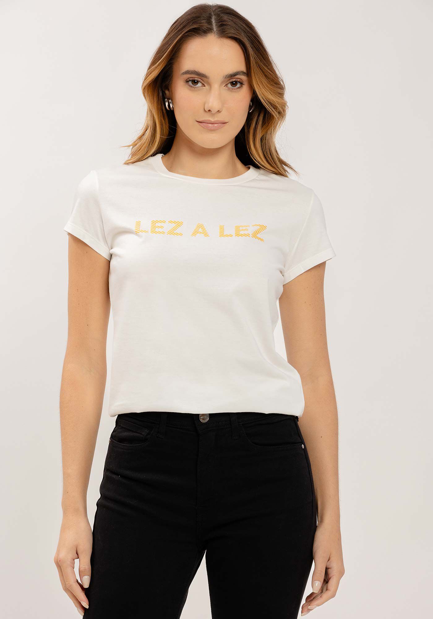 T-shirt em Malha Prime com Estampa Lez a Lez, BRANCO OFF WHITE, large.